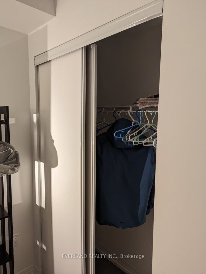 251 Jarvis Street 3708, Toronto, ON M5B 2C2 photo 2
