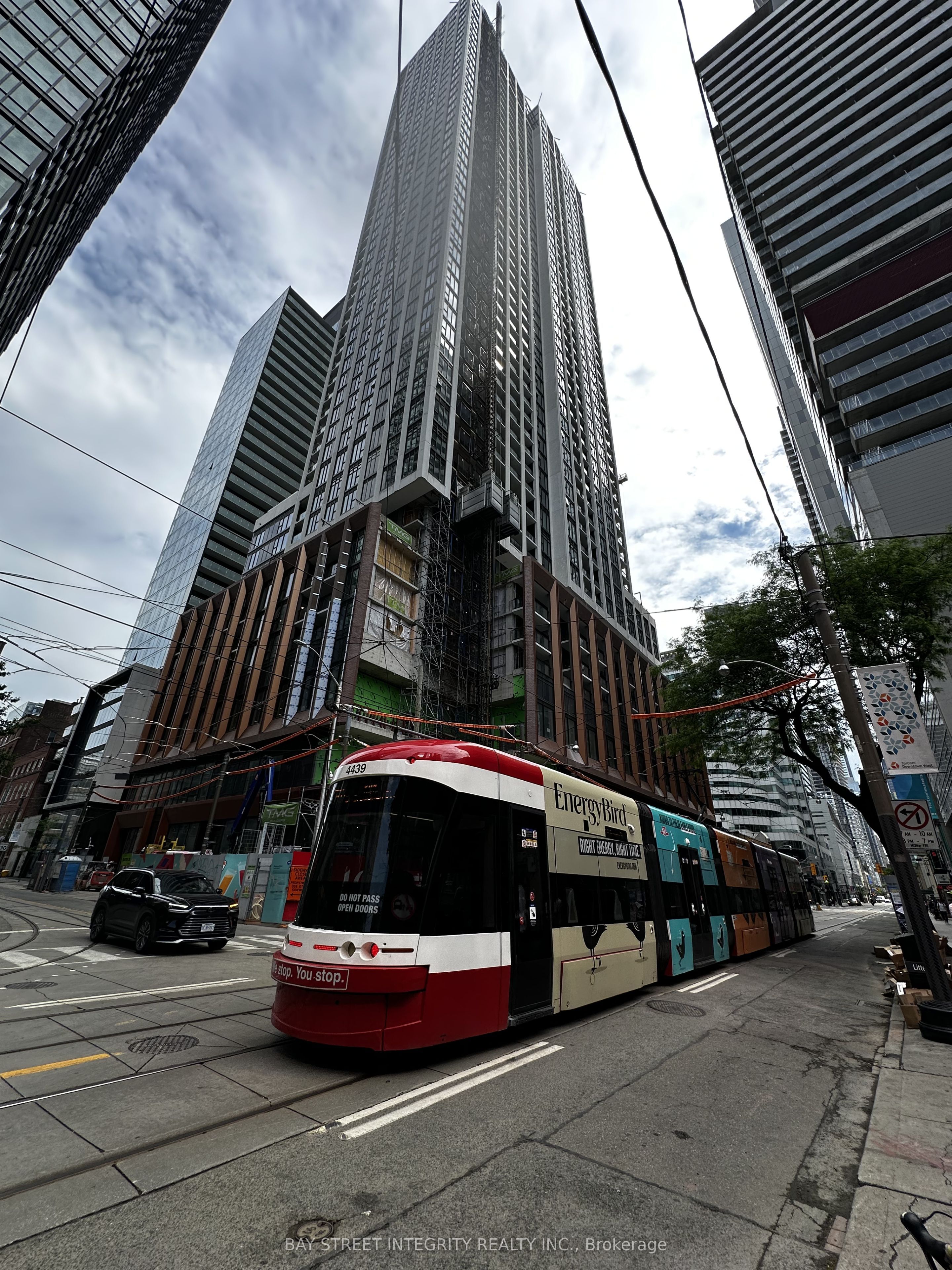 400 King Street W 1120, Toronto, ON M5V 0X8