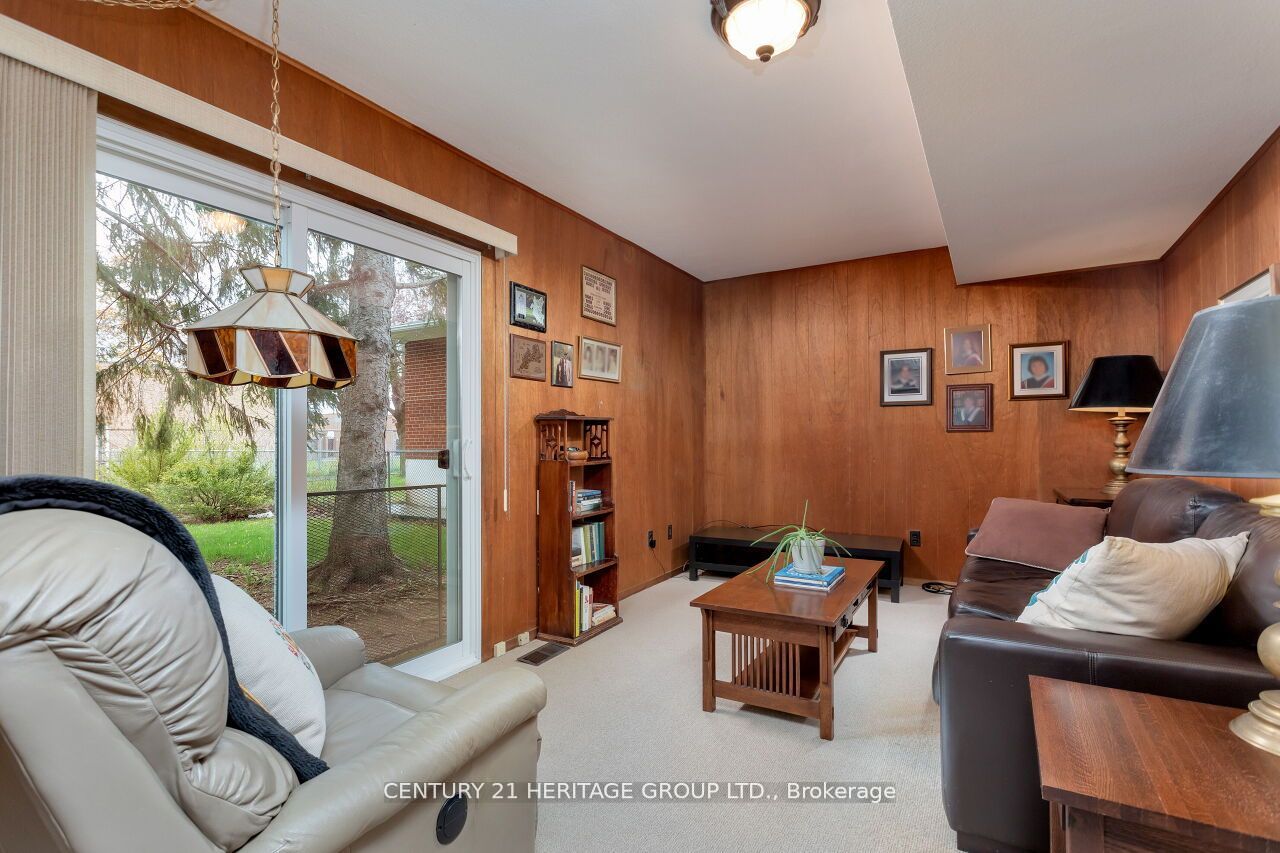 46 Marathon Crescent, Toronto, ON M2R 2L7 photo 4