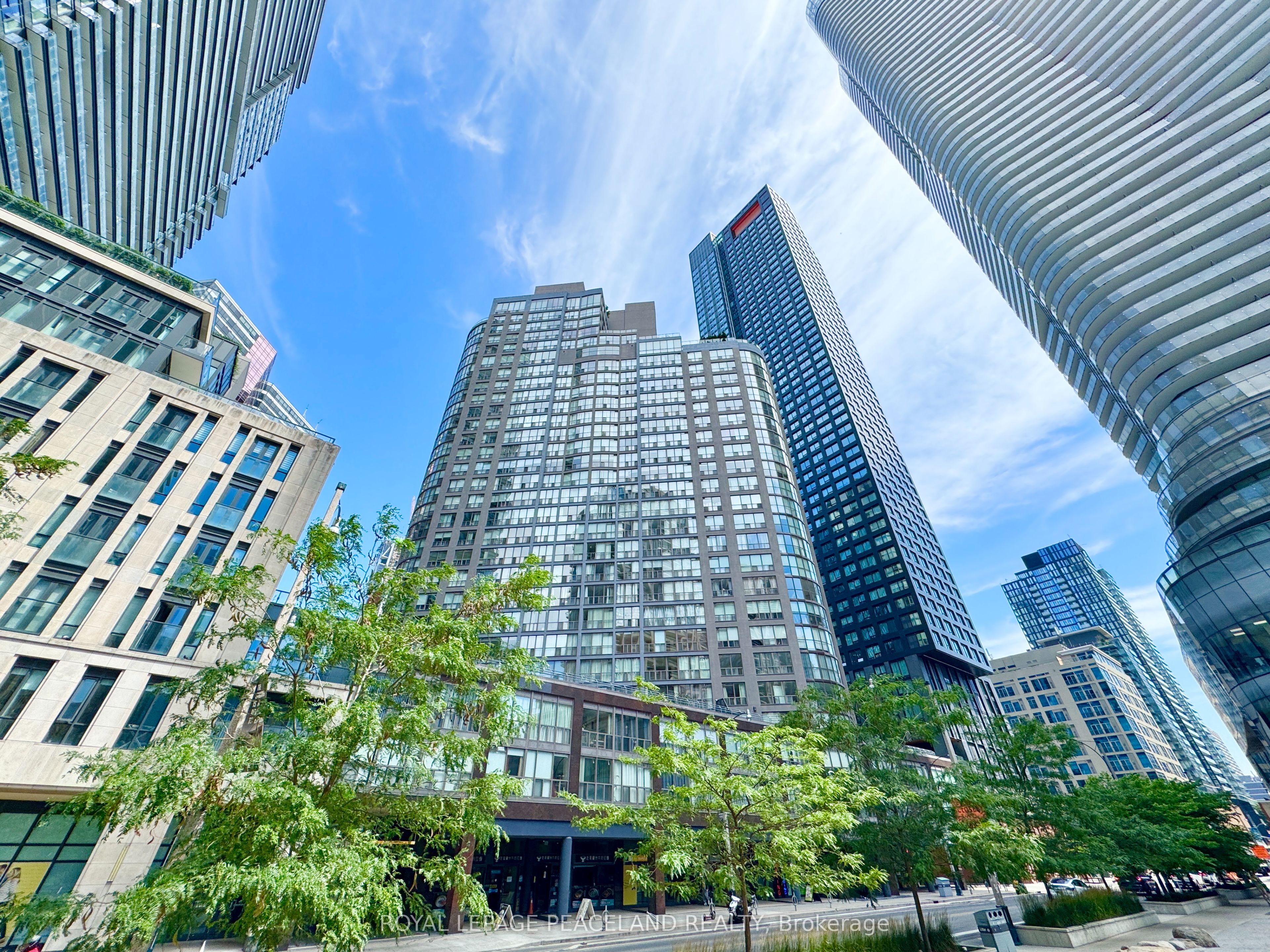 24 Wellesley Street W 1709, Toronto, ON M4Y 2X6