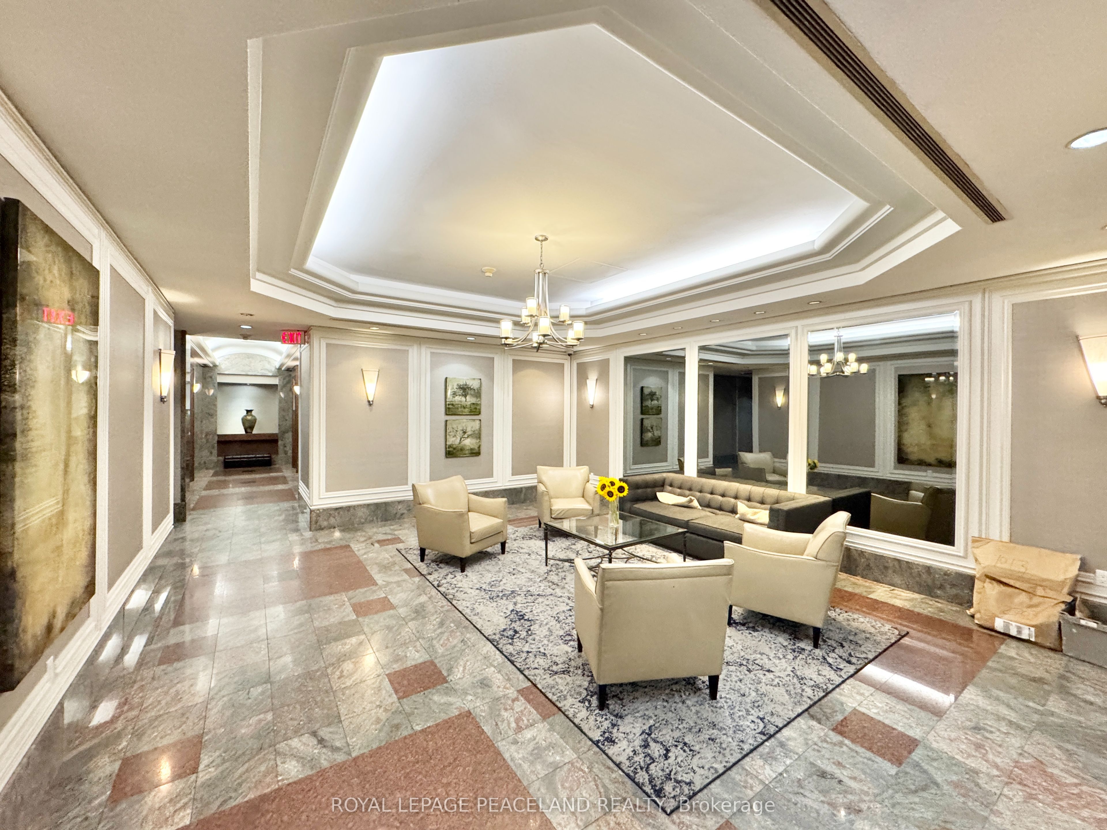 24 Wellesley Street W 1709, Toronto, ON M4Y 2X6 photo 3
