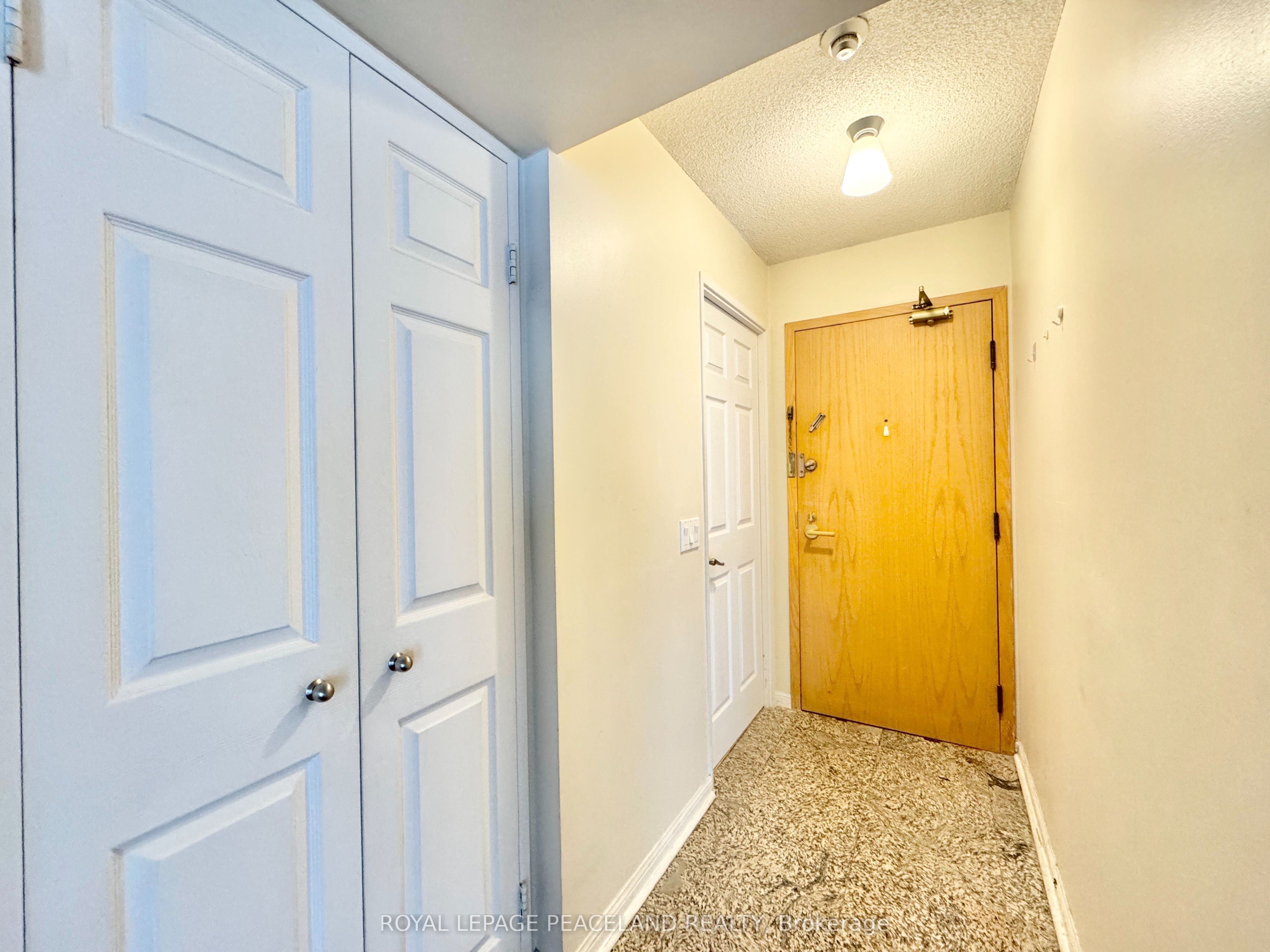 24 Wellesley Street W 1709, Toronto, ON M4Y 2X6 photo 4