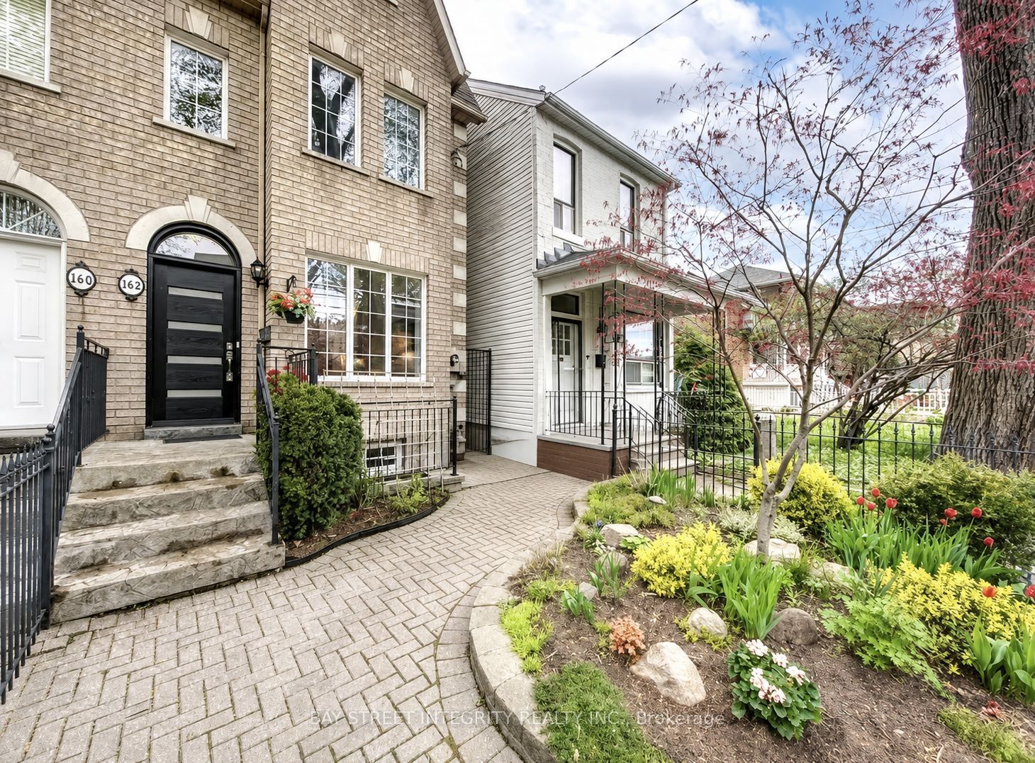 UPPER 162 Claremont Street, Toronto, ON M6J 2M8 photo 2