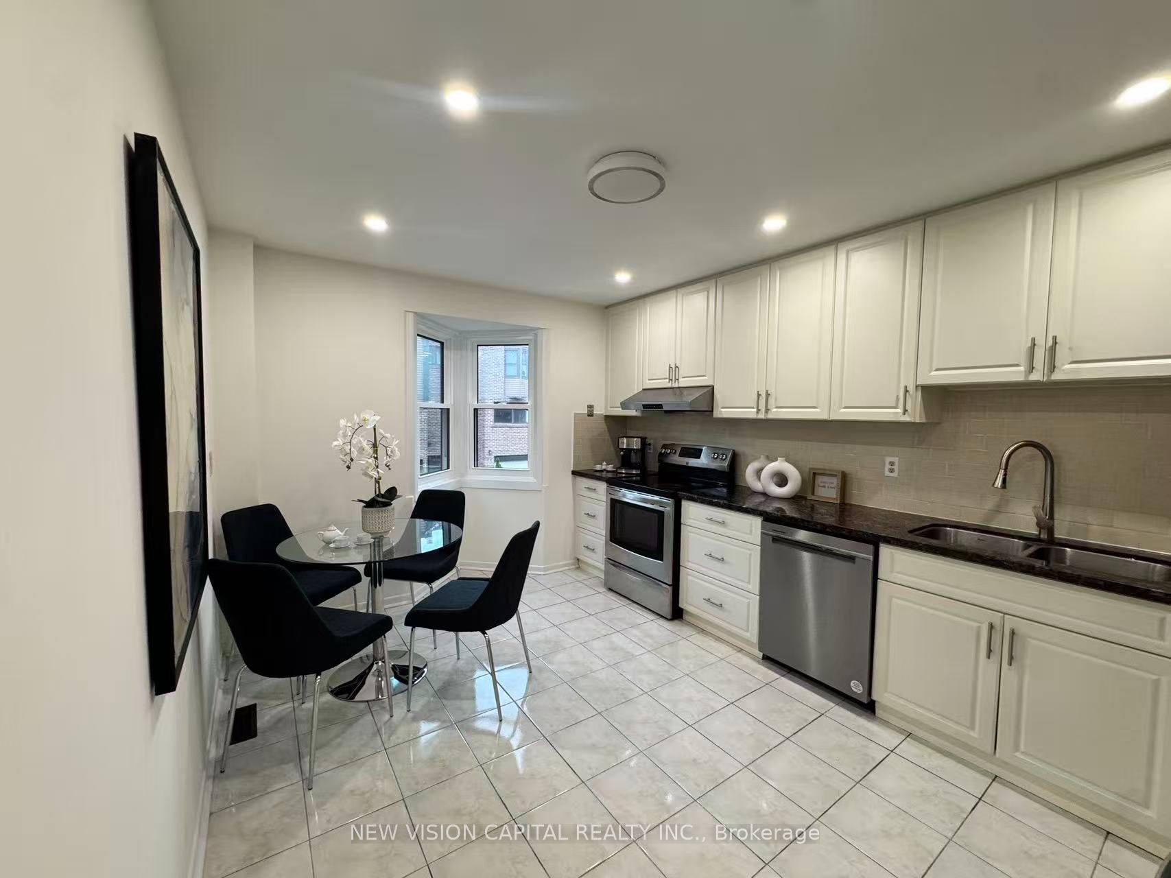 24 Low Meadoway N/A, Toronto, ON M2H 2V7 photo 5