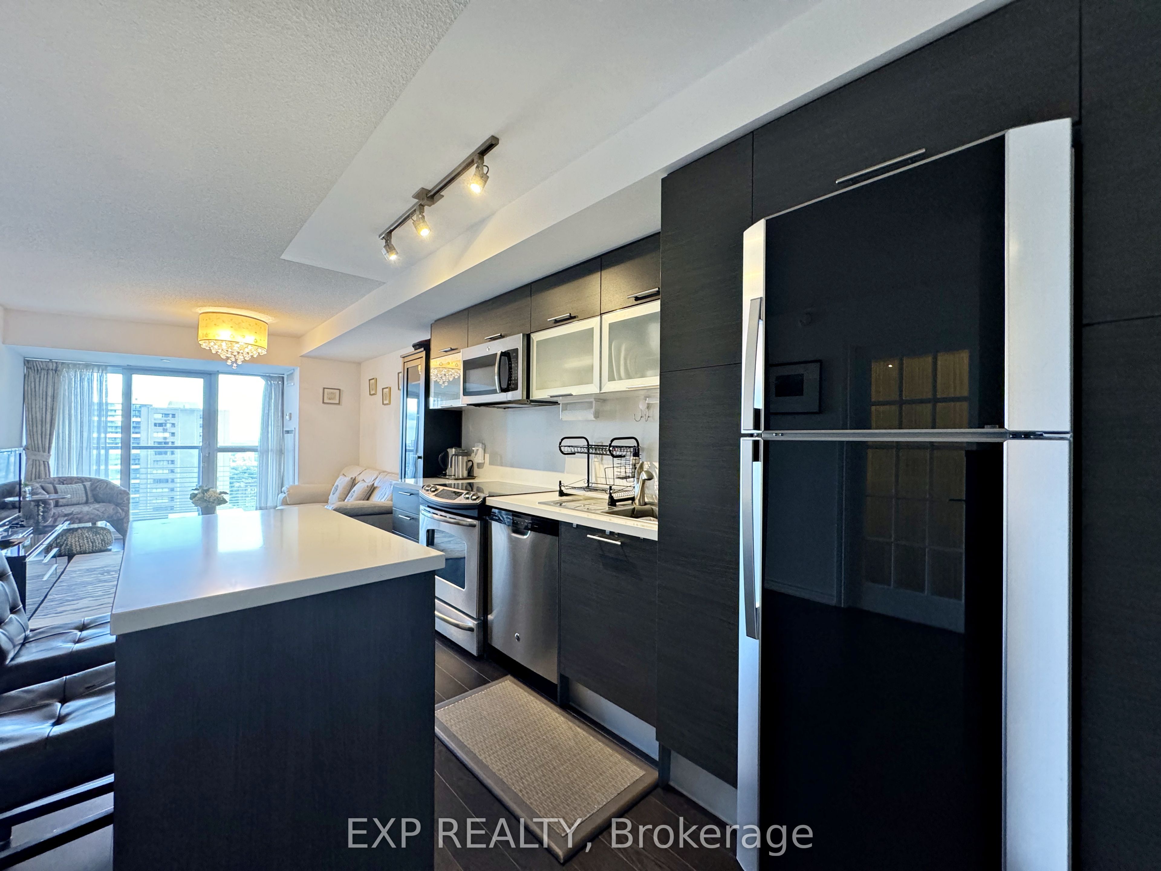386 Yonge Street 2705, Toronto, ON M5B 0A5 photo 5
