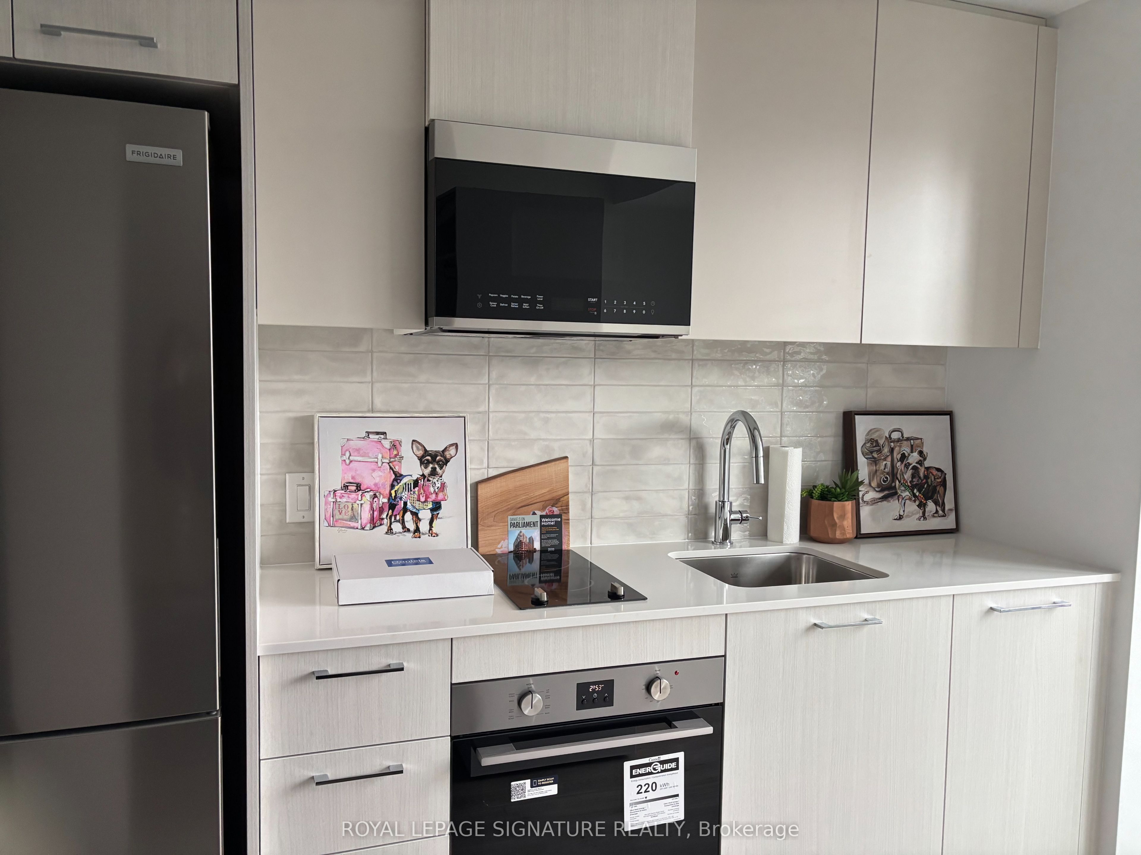 30 Dreamer Way 442, Toronto, ON M5A 0Y7 photo 3
