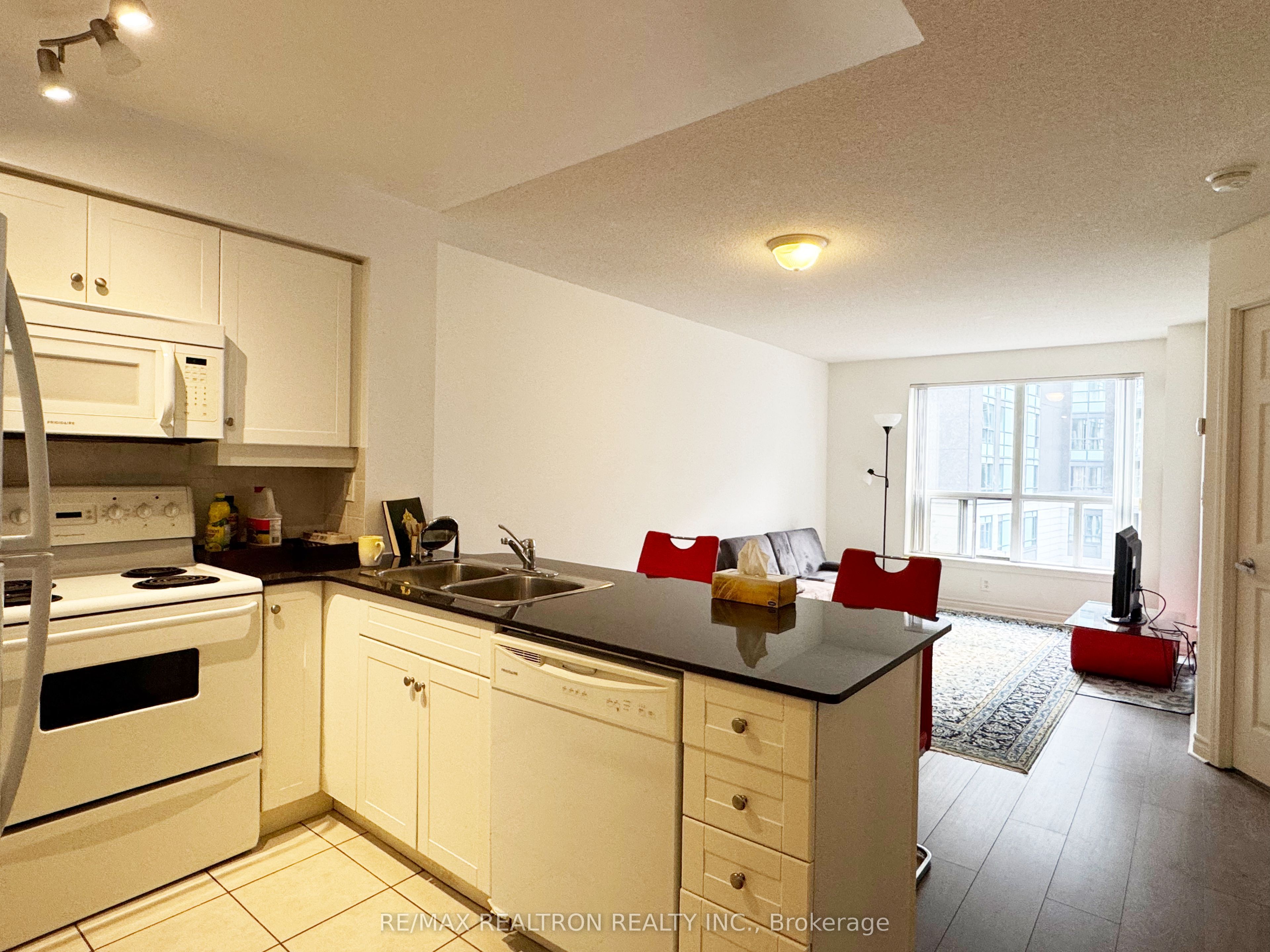 19 Barberry Place 416, Toronto, ON M2K 3E3 photo 3
