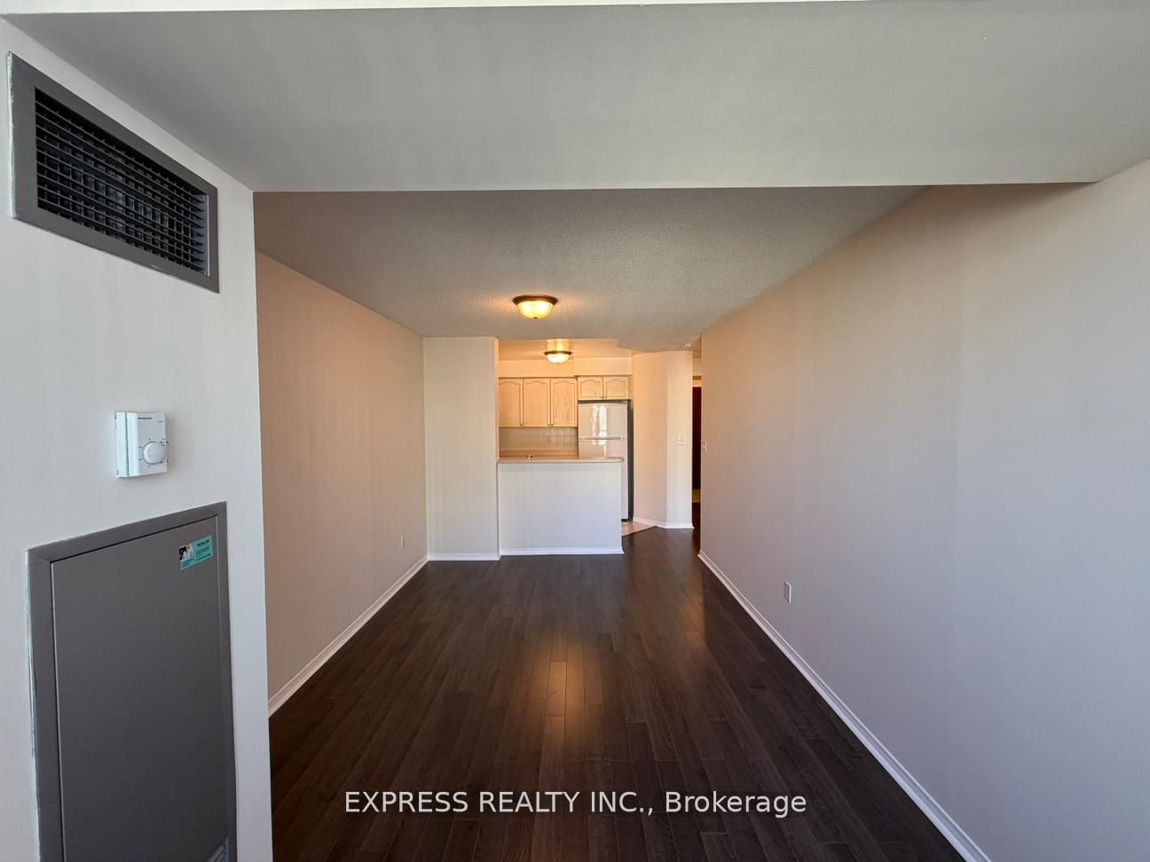 29 Pemberton Avenue 1106, Toronto, ON M2M 4L5 photo 4