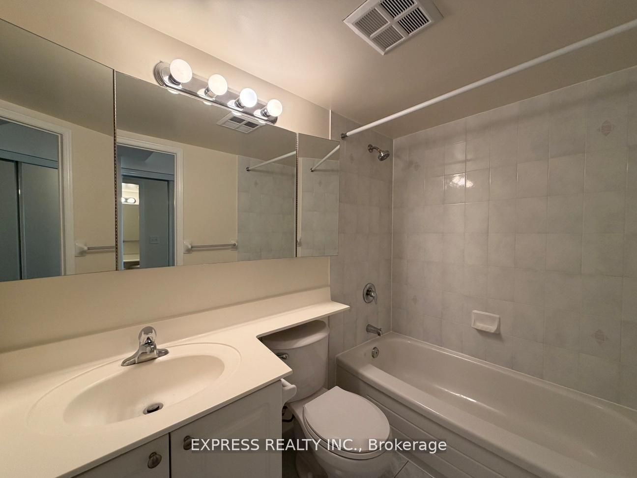 29 Pemberton Avenue 1106, Toronto, ON M2M 4L5 photo 5