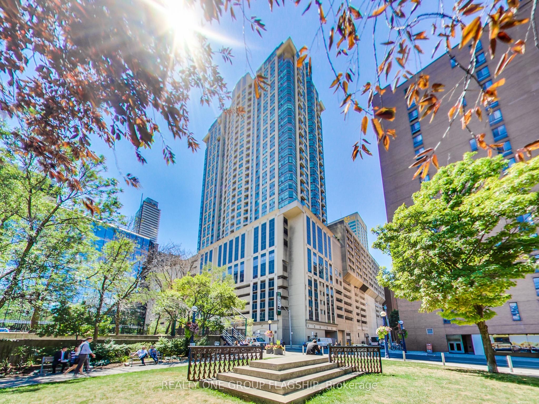 8 Park Road 2013, Toronto, ON M4W 3S5