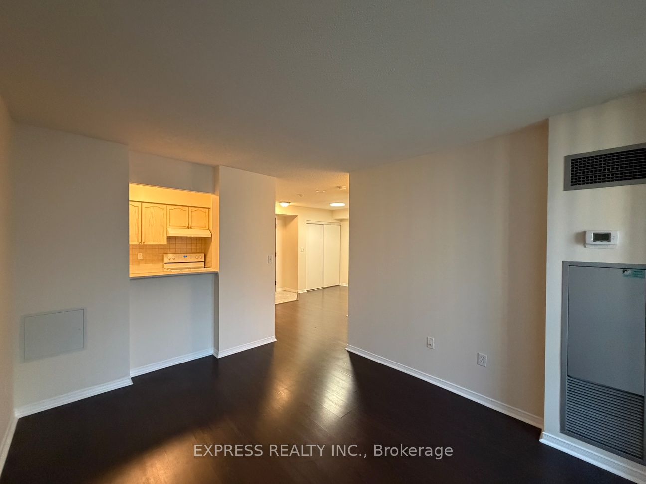 29 Pemberton Avenue 1005, Toronto, ON M2M 4L5 photo 2