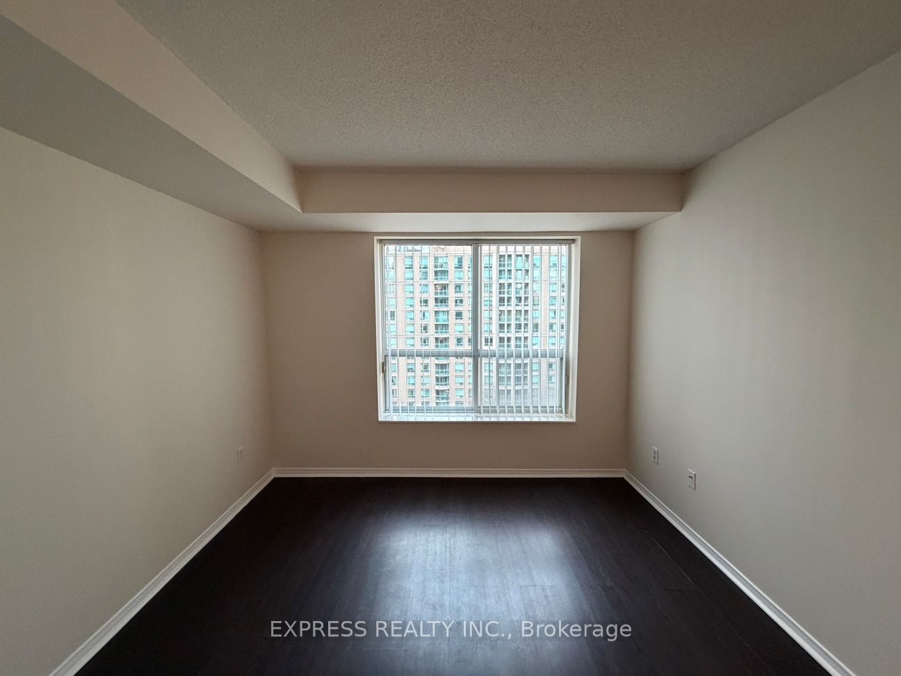 29 Pemberton Avenue 1005, Toronto, ON M2M 4L5 photo 5