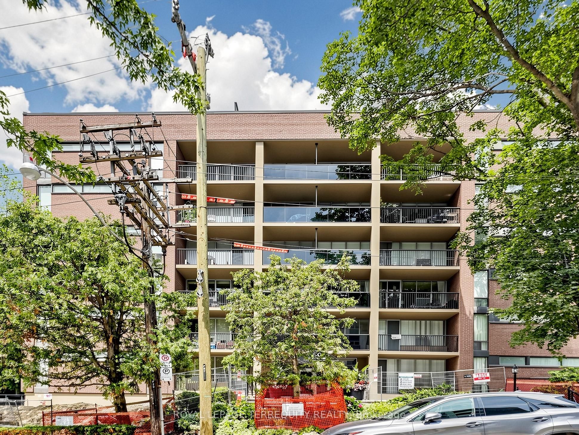 60 Montclair Avenue 402, Toronto, ON M5P 1P7 photo 2