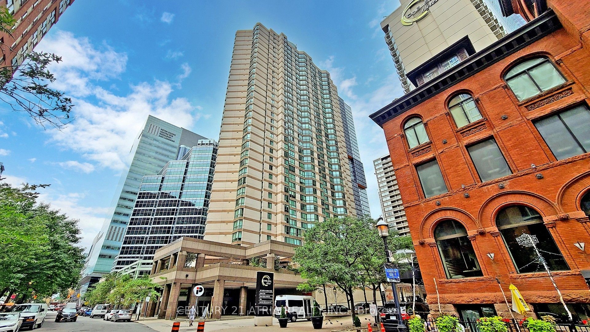 38 Elm Street 2715, Toronto, ON M5G 2K5