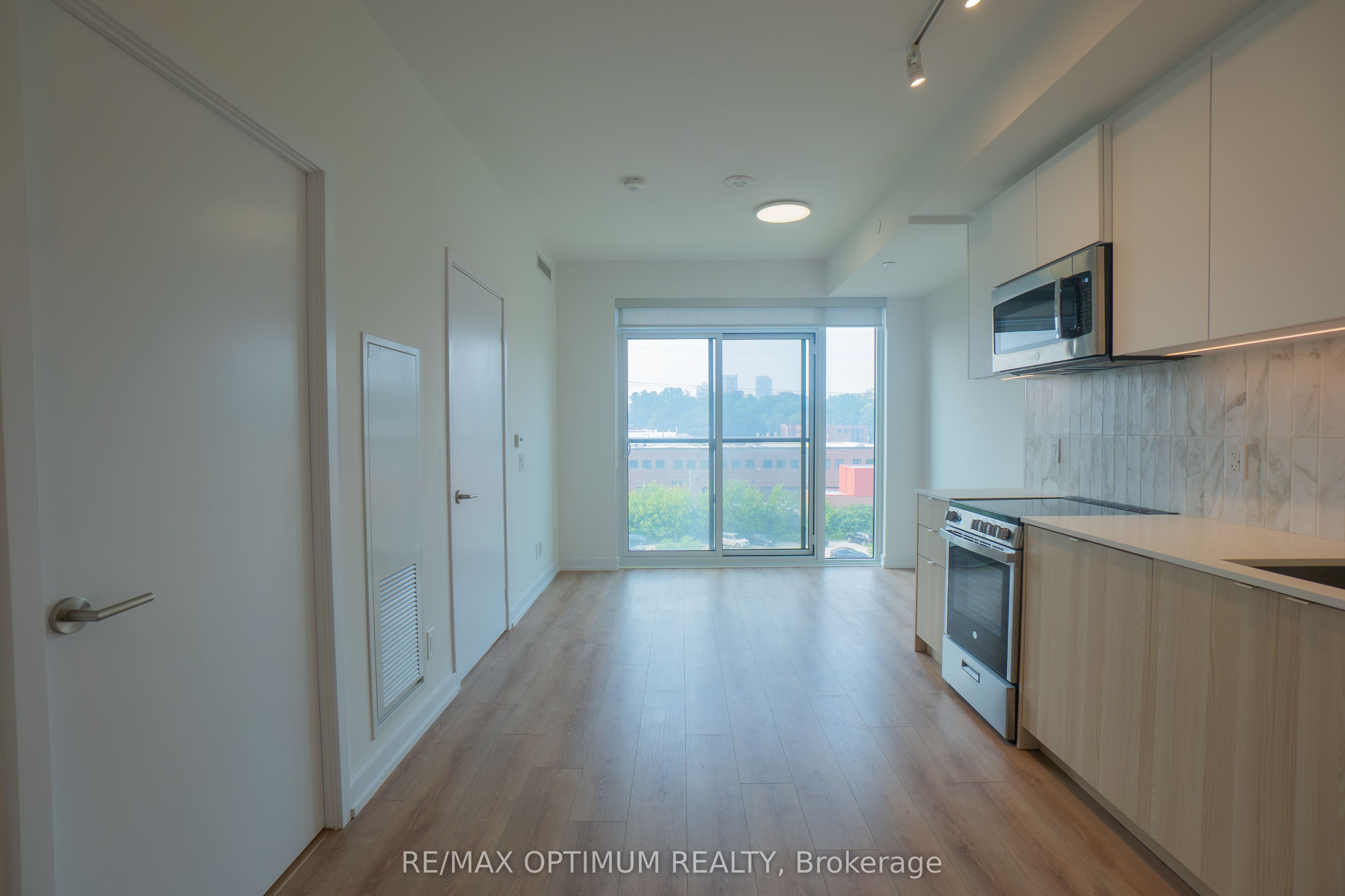 500 Dupont Street 512, Toronto, ON M6G 0B8 photo 4