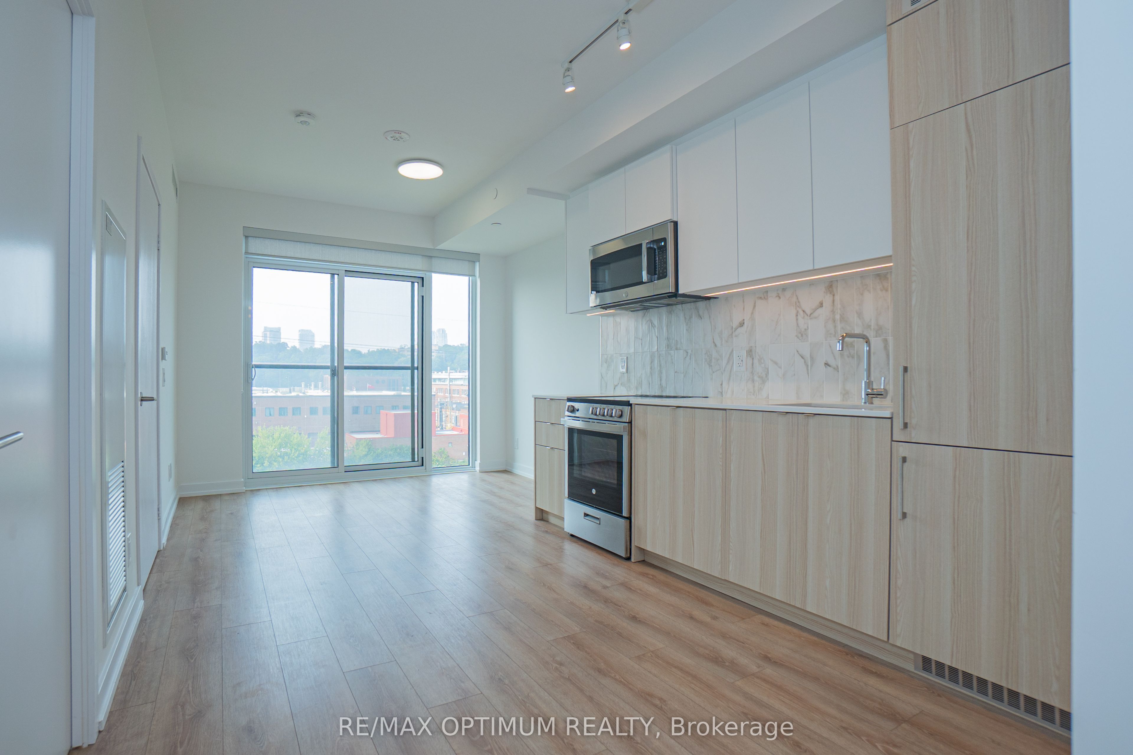 500 Dupont Street 512, Toronto, ON M6G 0B8 photo 5