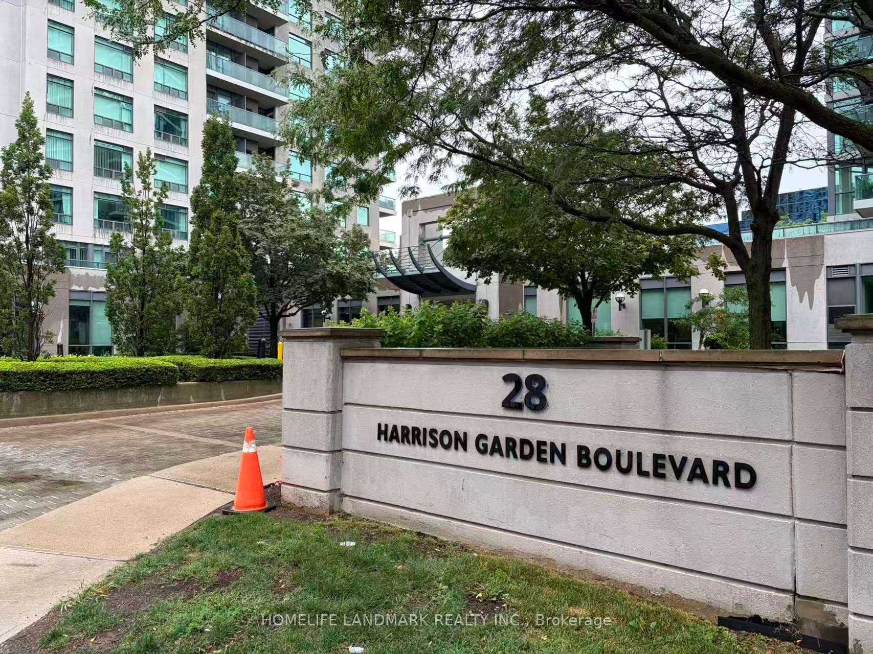 28 E Harrison Garden Boulevard E 1001, Toronto, ON M2N 7B5 photo 2