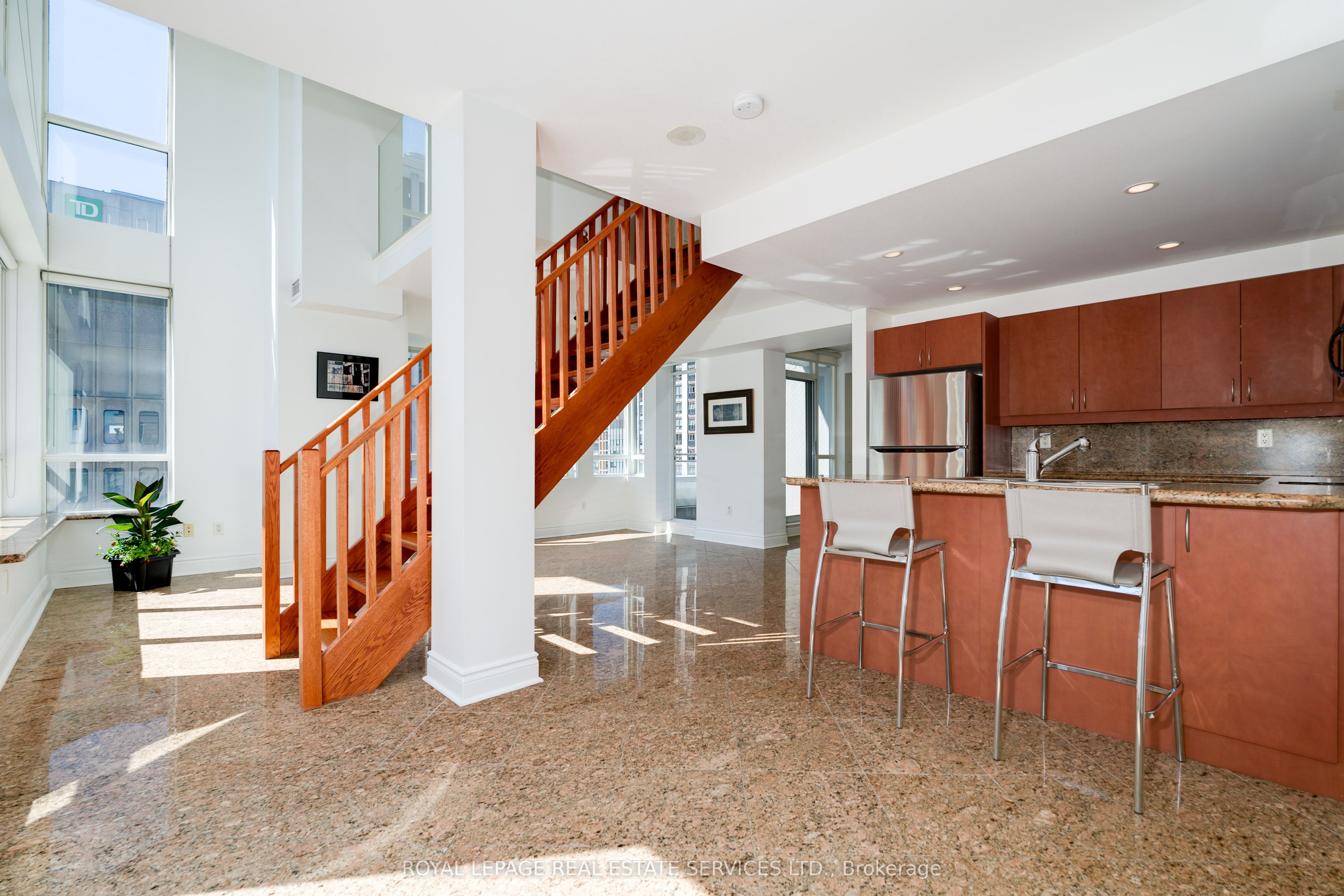 80 Cumberland Street 709, Toronto, ON M5R 3V1 photo 3