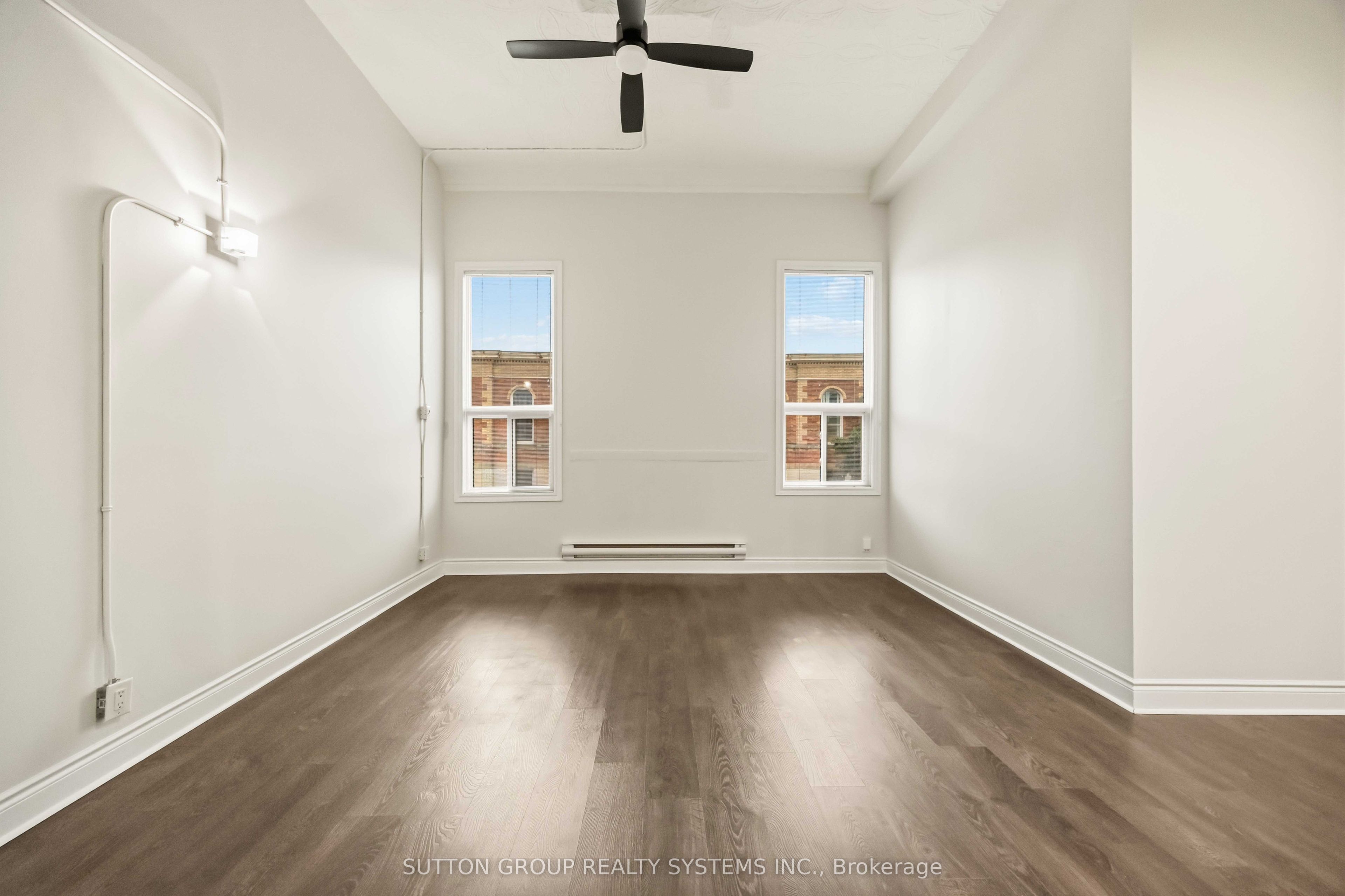 482 Queen Street W 303, Toronto, ON M5V 2B2 photo 3