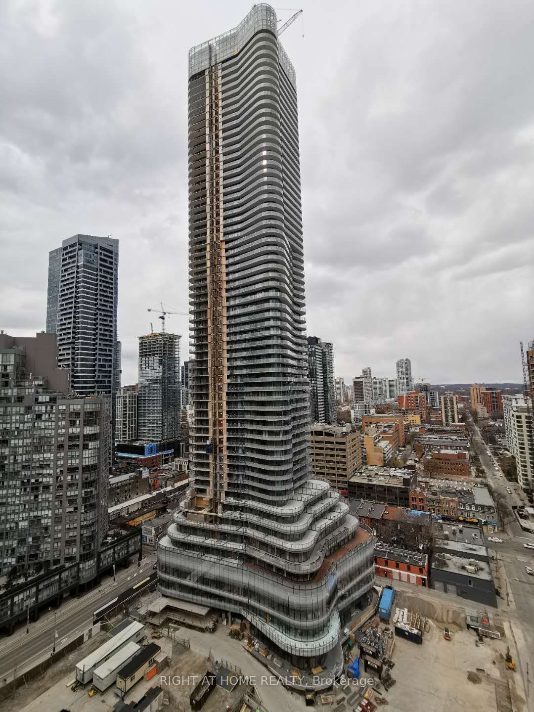 11 Wellesley Street W 3504, Toronto, ON M4Y 1E8