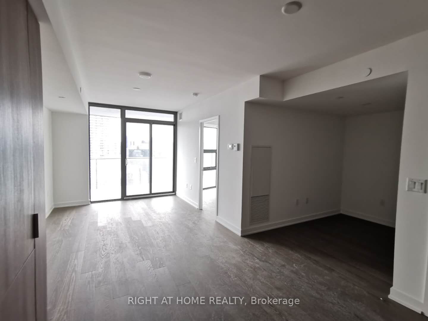 11 Wellesley Street W 3504, Toronto, ON M4Y 1E8 photo 3