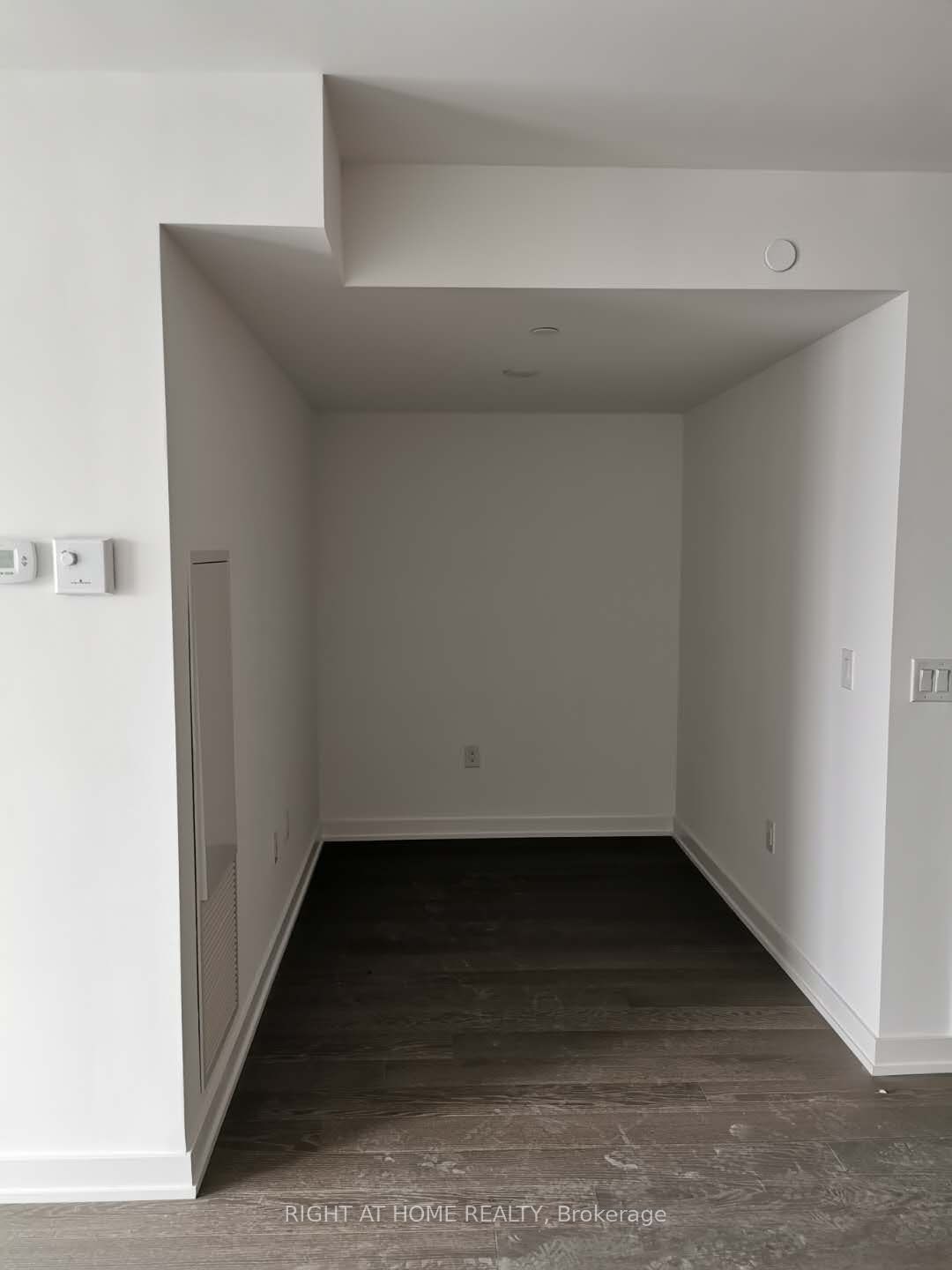 11 Wellesley Street W 3504, Toronto, ON M4Y 1E8 photo 5