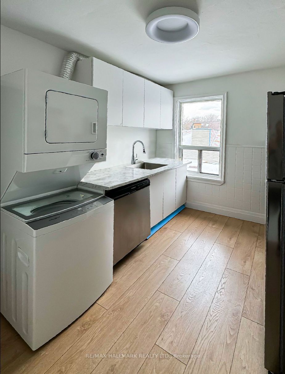 77 Northcote Avenue 2nd Floor, Toronto, ON M6J 3K2 photo 4