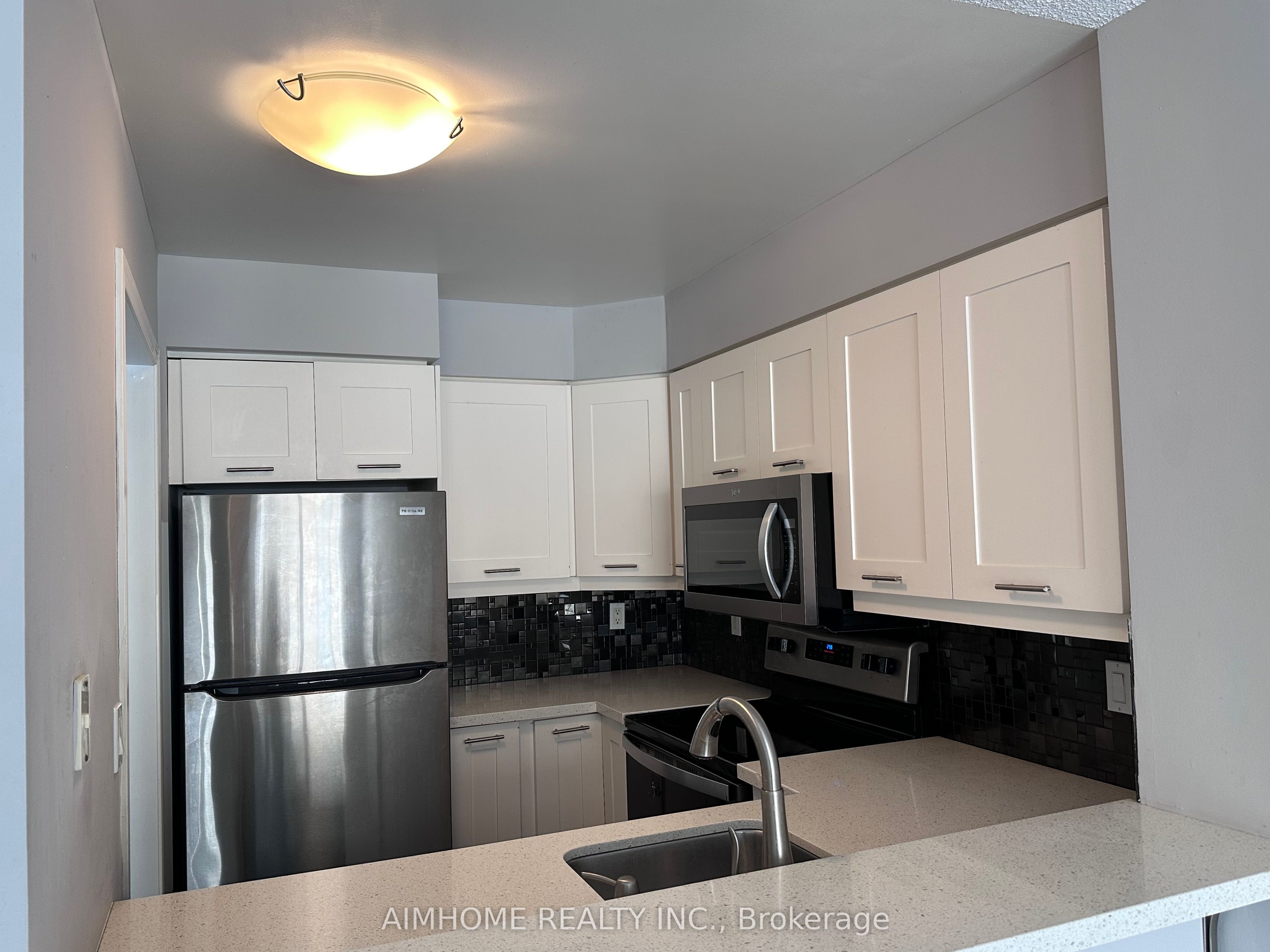7 Carlton Street 1507, Toronto, ON M5B 2M3
