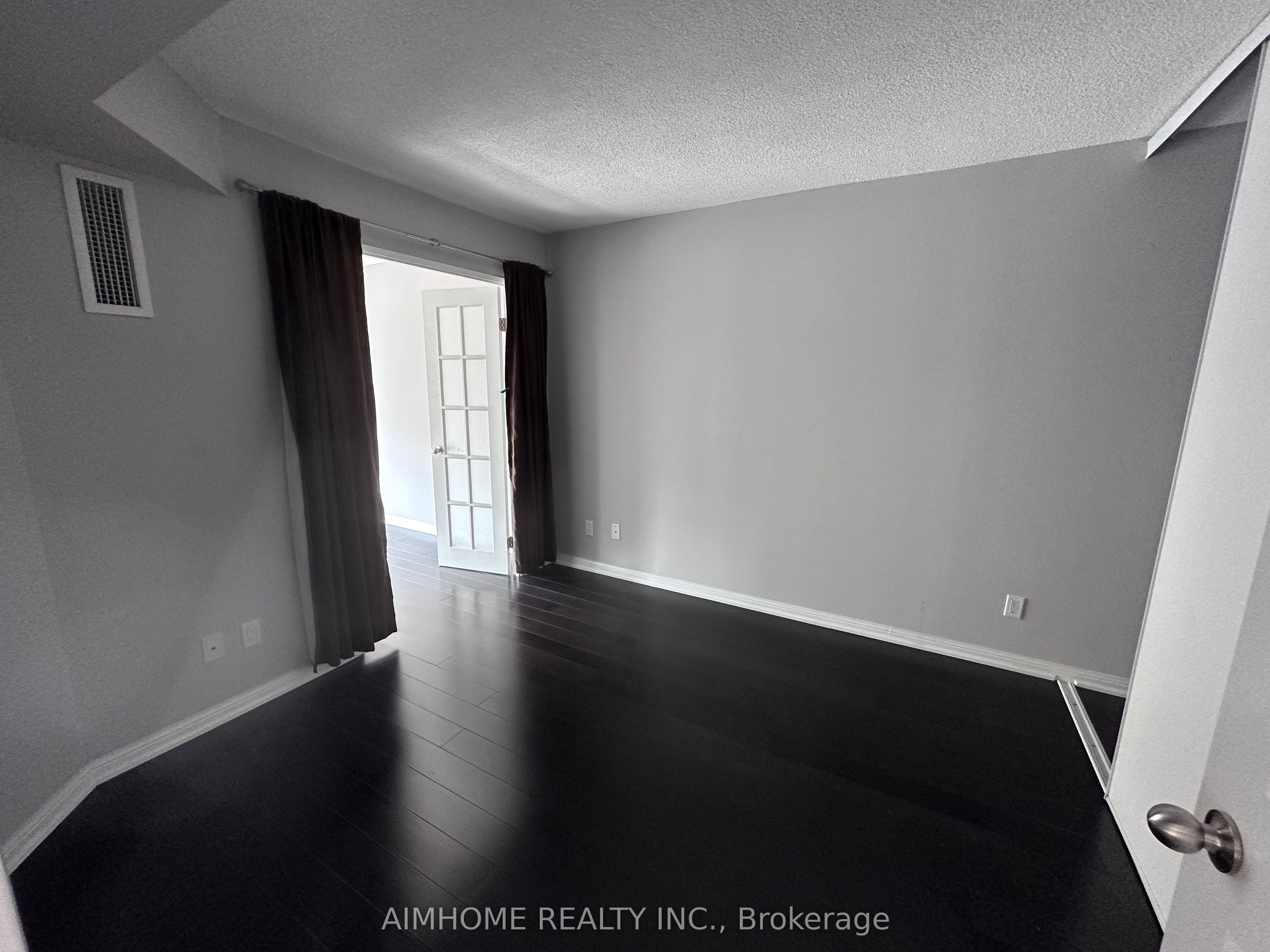 7 Carlton Street 1507, Toronto, ON M5B 2M3 photo 4