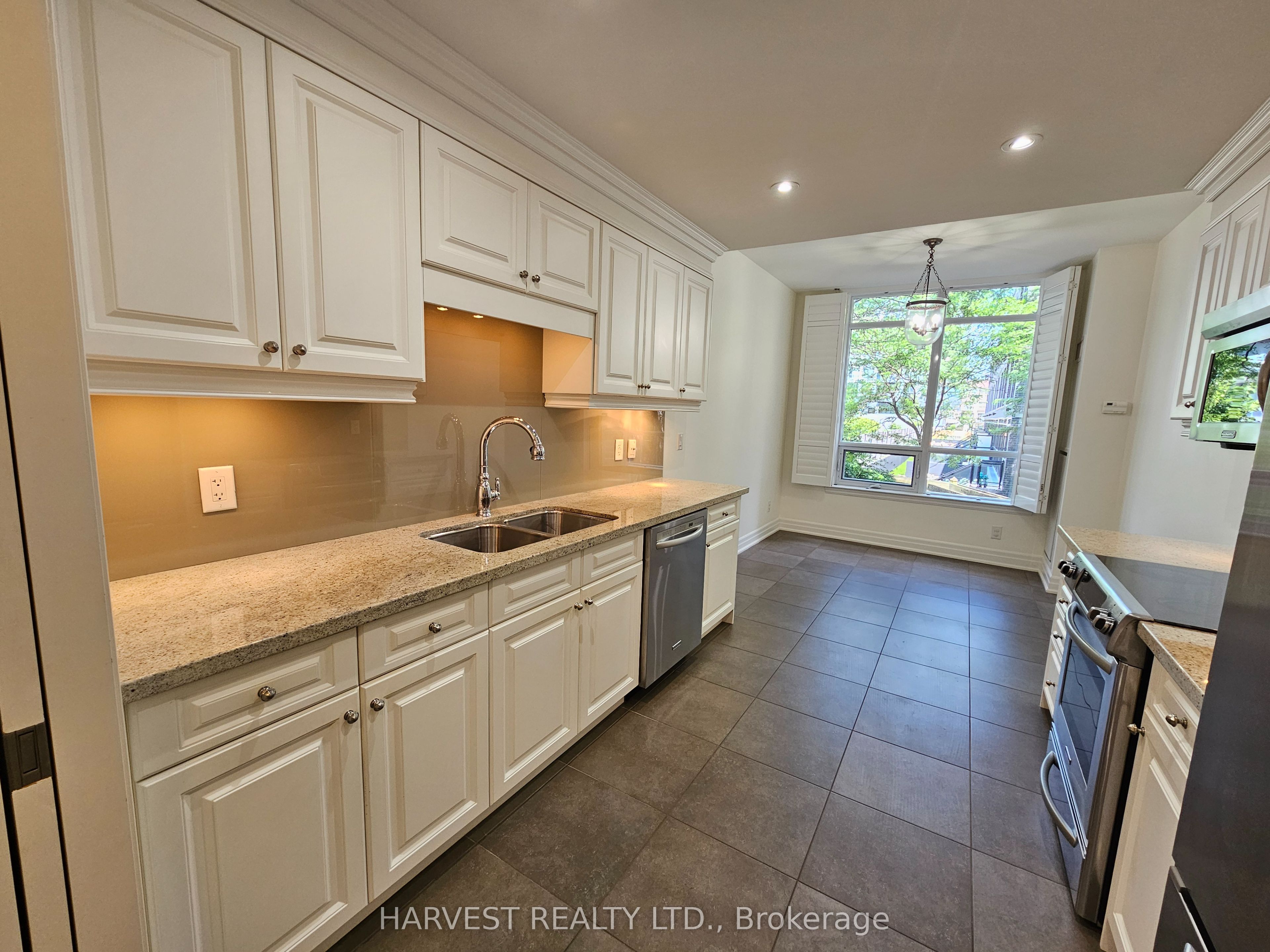 23 Rean Drive 203, Toronto, ON M2K 0A5 photo 3
