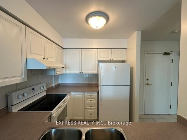 8 Hillcrest Avenue 1005, Toronto, ON M2N 6Y6 photo 5
