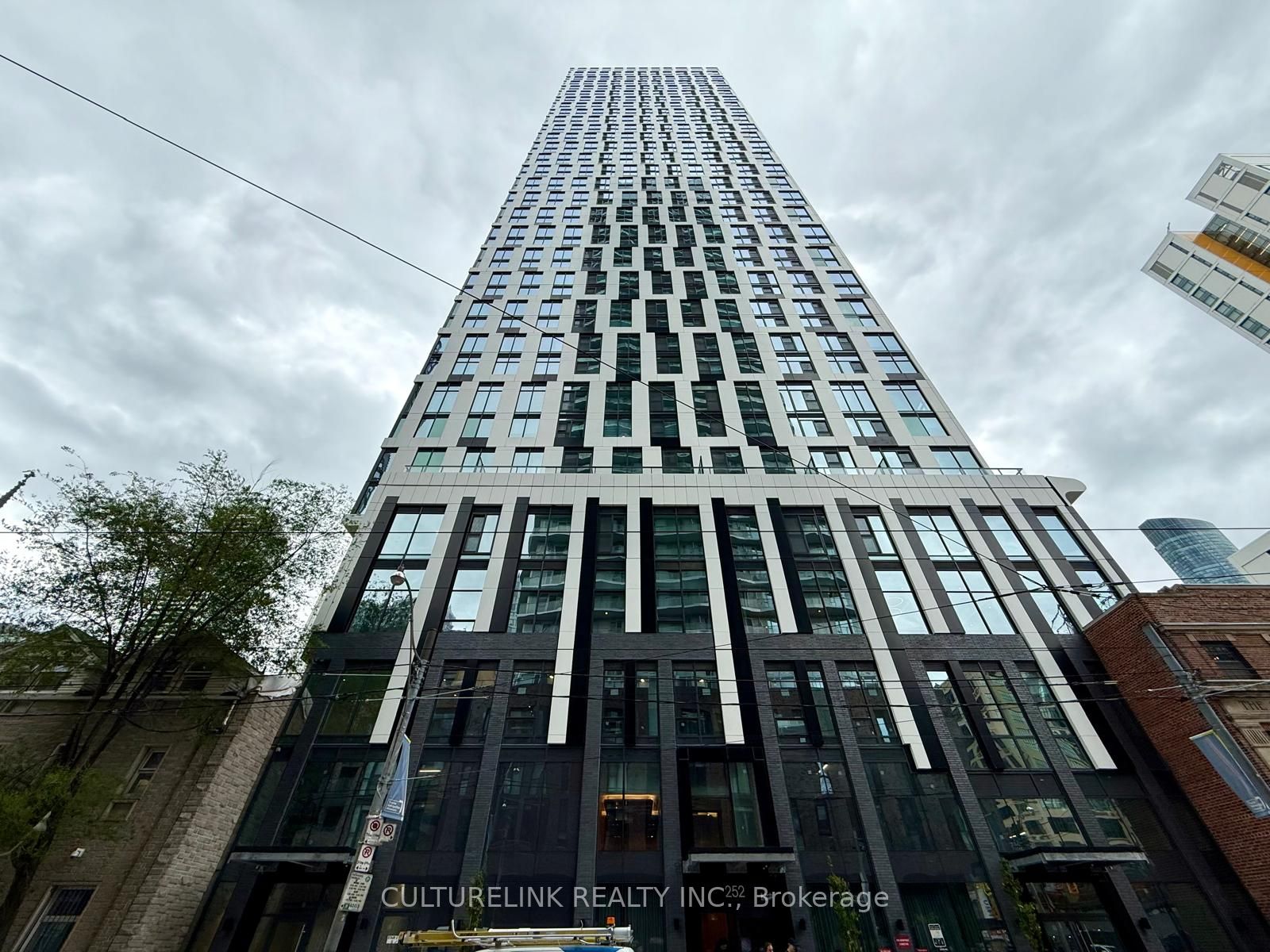 252 Church Street 2003, Toronto, ON M5B 0E6