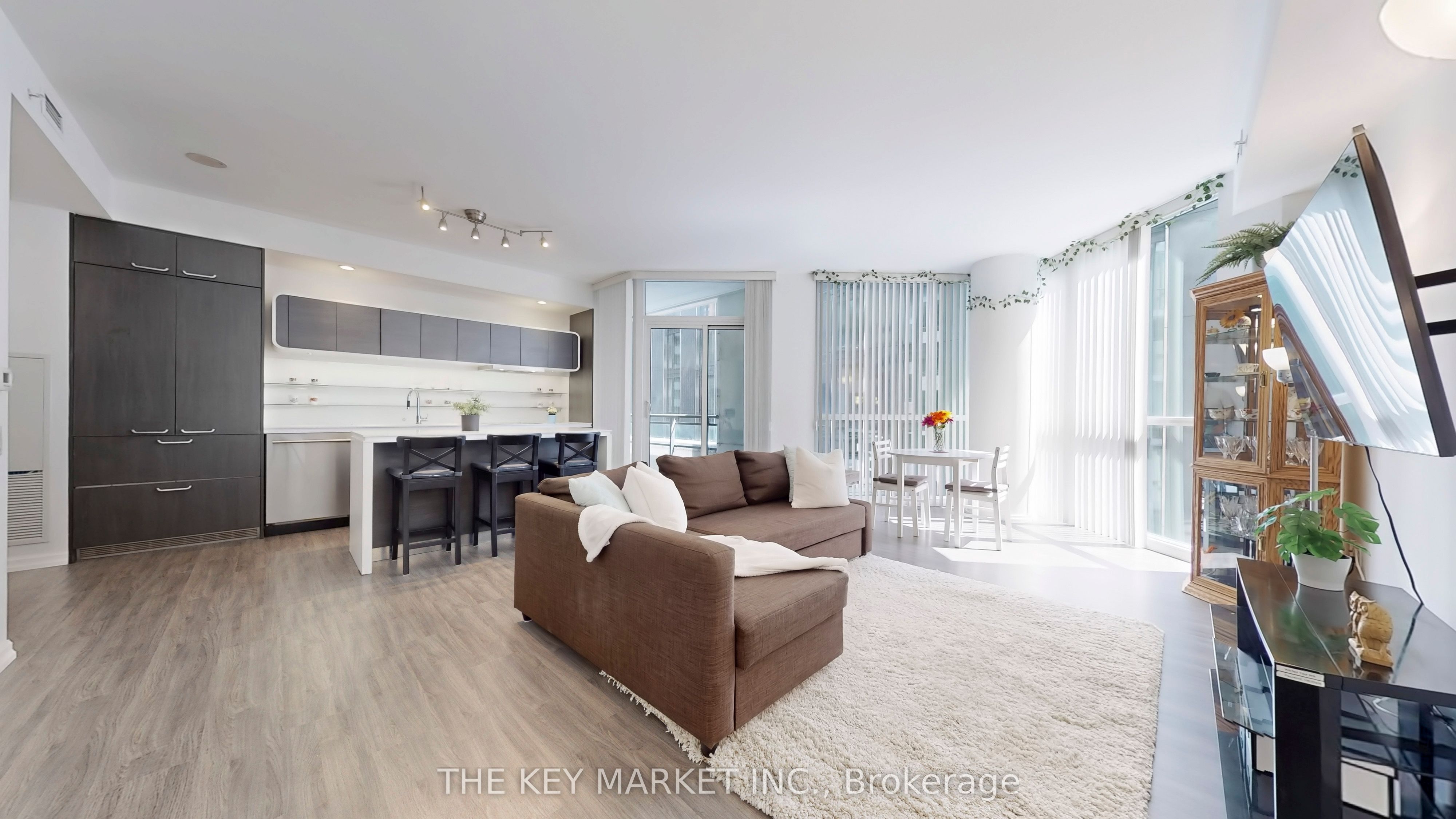 45 Charles Street E 511, Toronto, ON M4Y 0B8