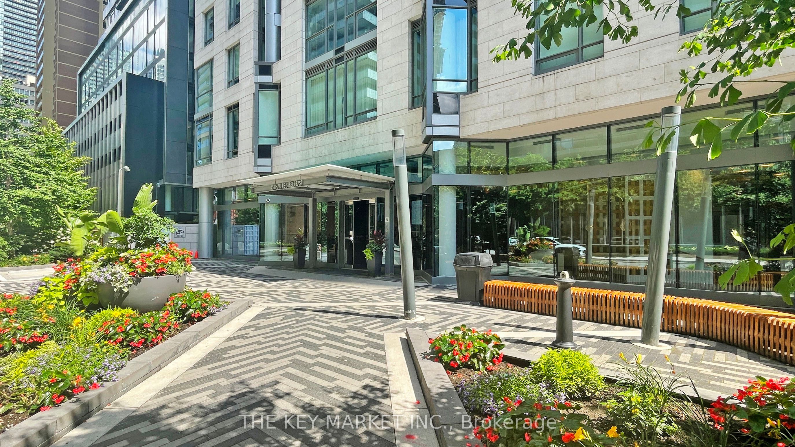 45 Charles Street E 511, Toronto, ON M4Y 0B8 photo 3