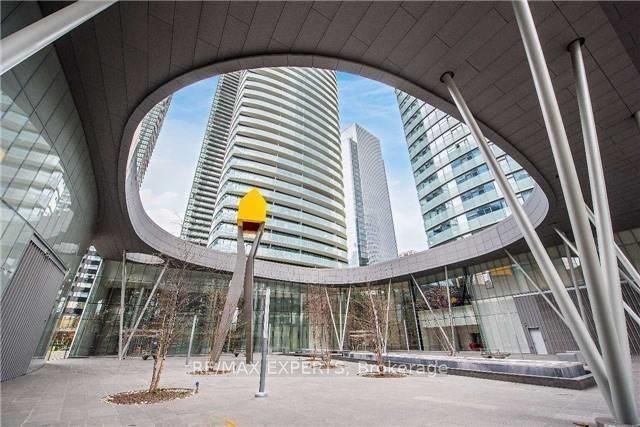 12 York Street 305, Toronto, ON M5J 0B1 photo 2