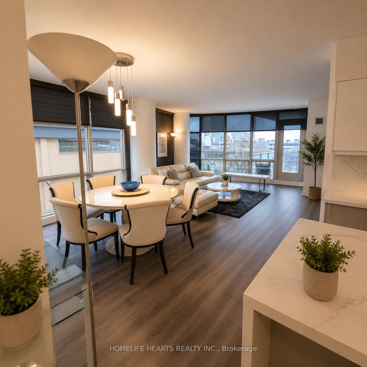 35 Mariner Terrace 309, Toronto, ON M5V 3V9 photo 2