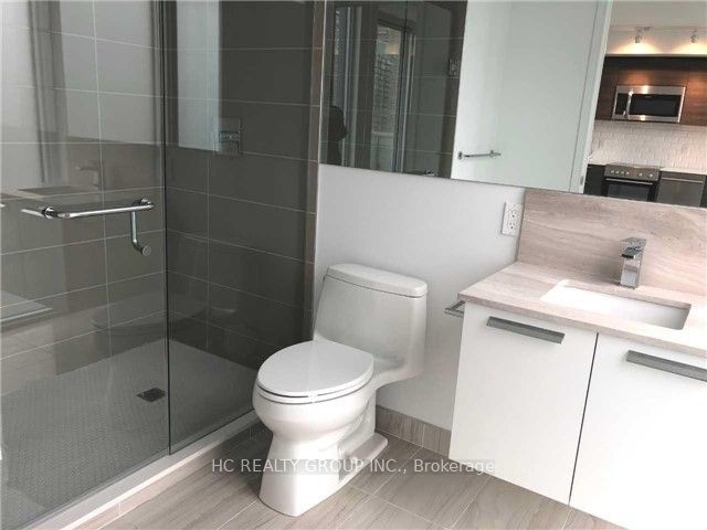 28 Wellesley Street E 2810, Toronto, ON M4Y 0C4 photo 5