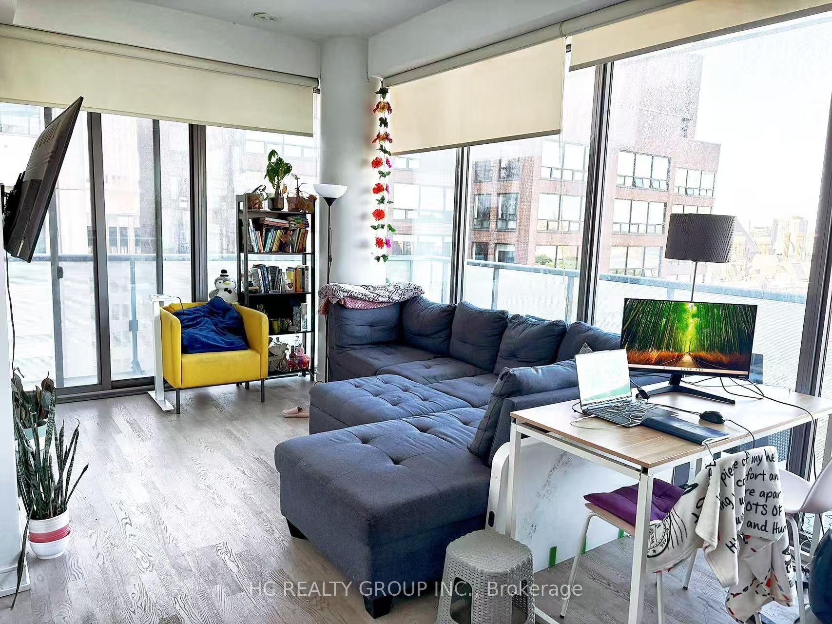 57 St Joseph Street 1506, Toronto, ON M5S 0C5 photo 2