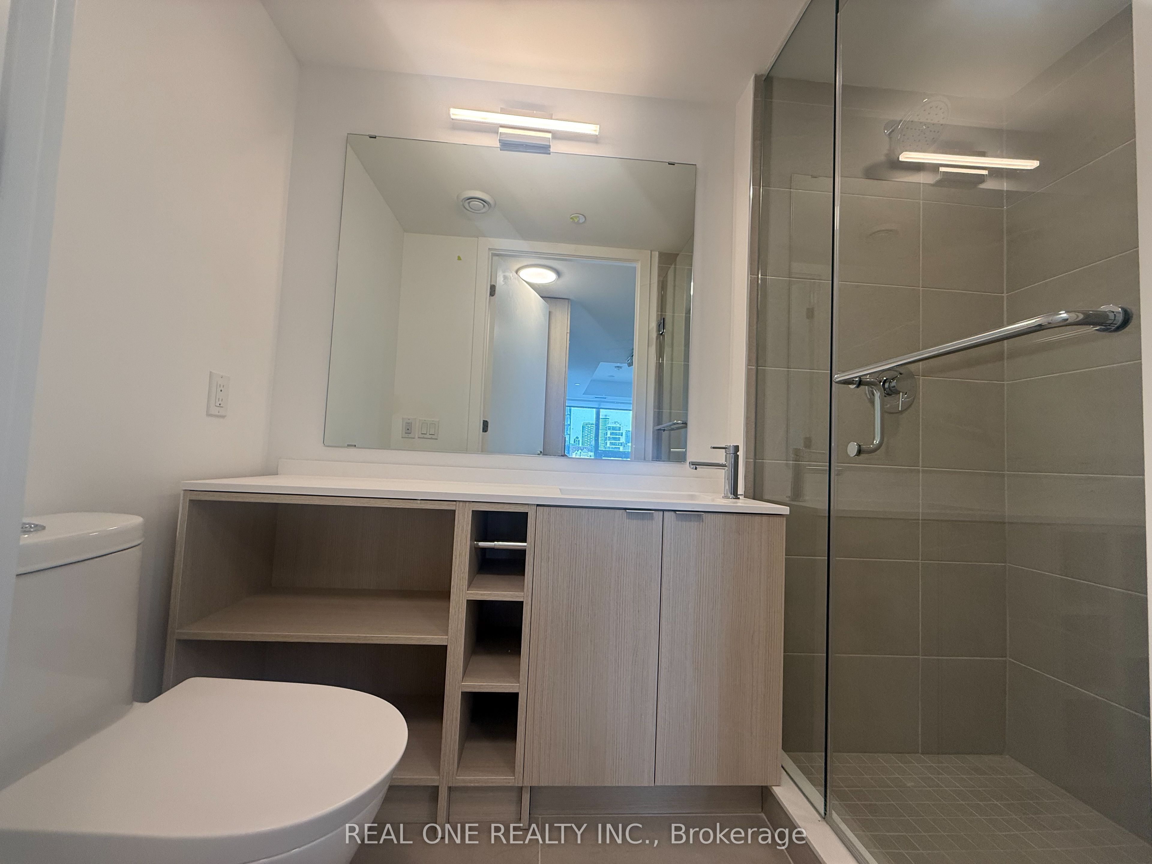 100 Queen Street E 2015, Toronto, ON M5C 0B5 photo 3