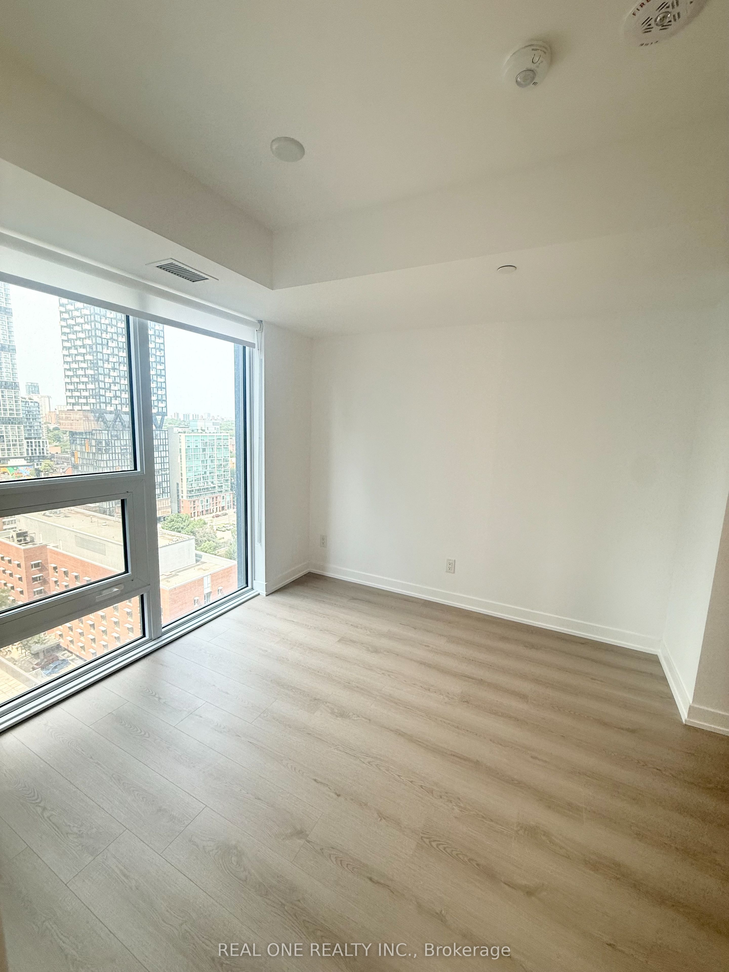 100 Queen Street E 2015, Toronto, ON M5C 0B5 photo 5