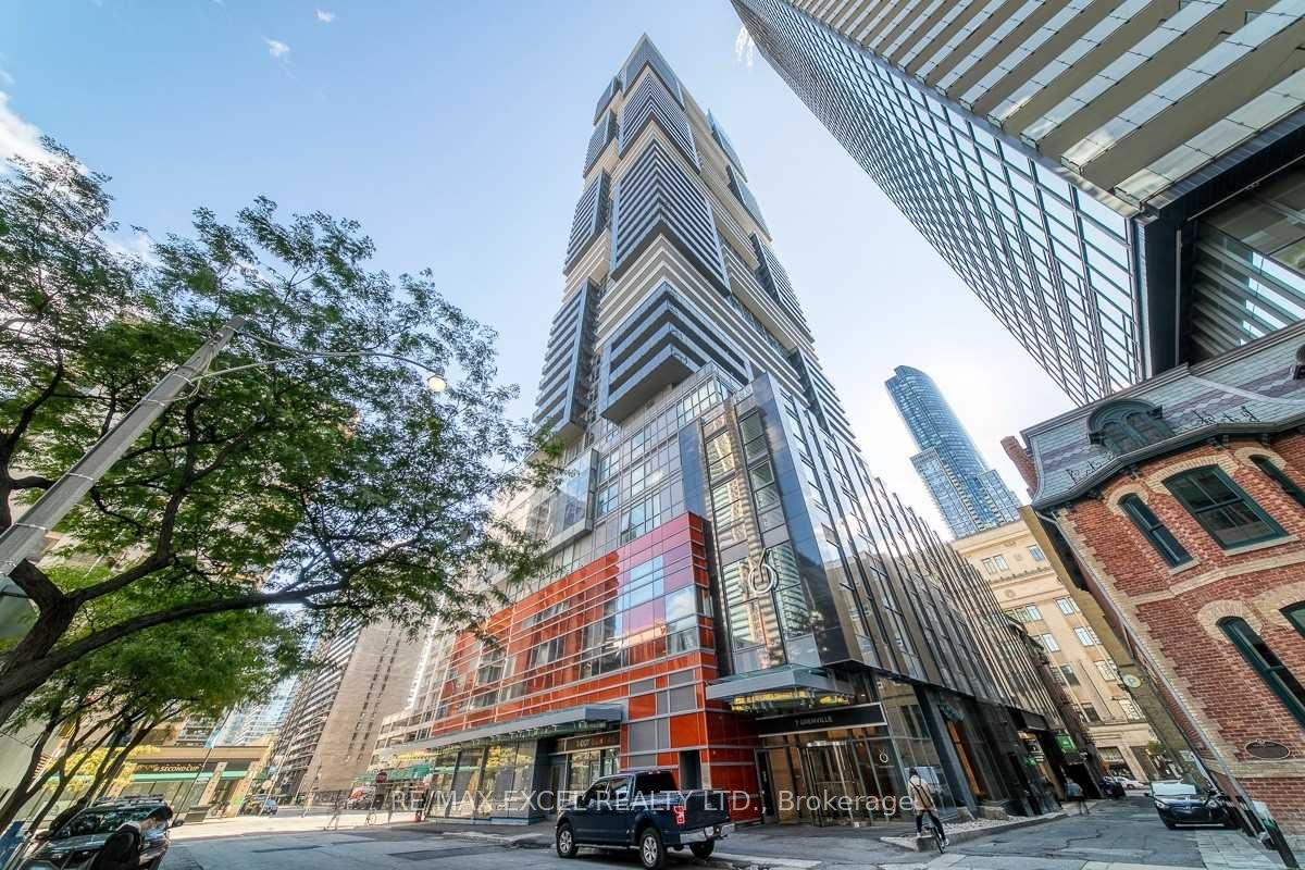 7 Grenville Street 6403, Toronto, ON M4Y 1A1
