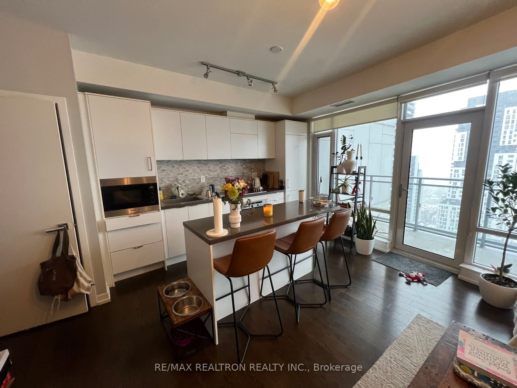 21 Widmer Street 2906, Toronto, ON M5V 2E8 photo 5