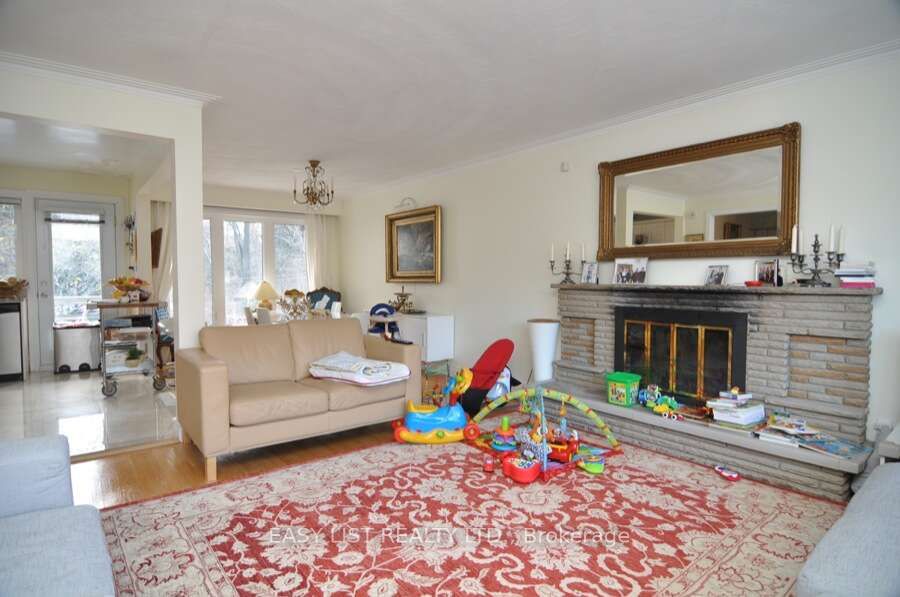 43 Churchill Avenue, Toronto, ON M6J 2B5 photo 3