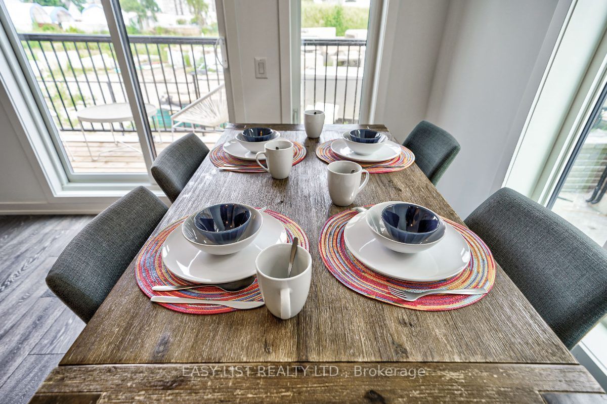 27 Spruce Pines Crescent, Toronto, ON M4A 0A9 photo 5