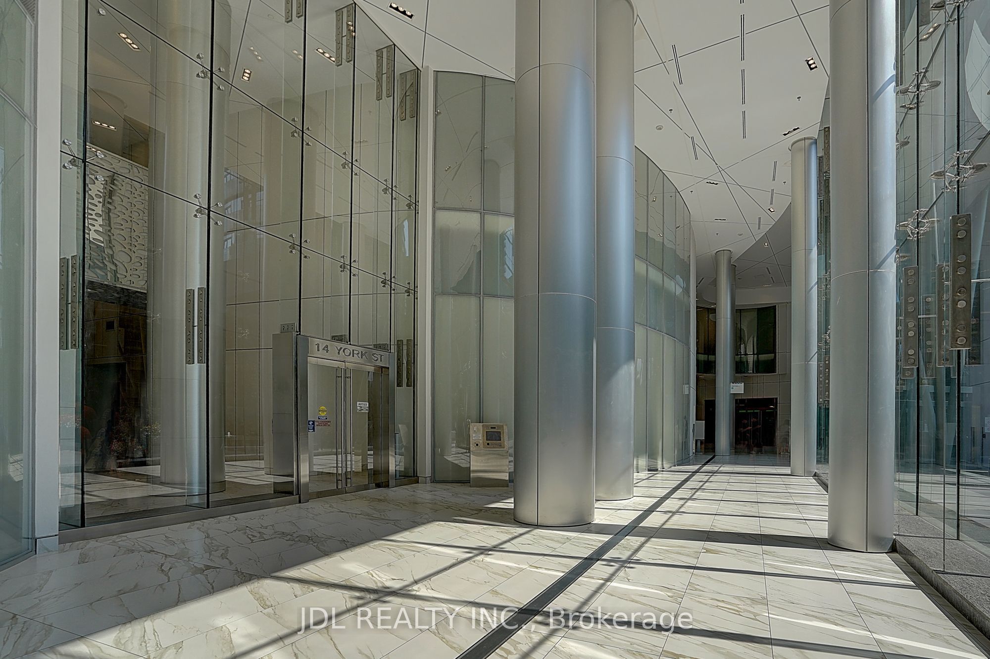 14 York Street 2012, Toronto, ON M5J 0B1 photo 4