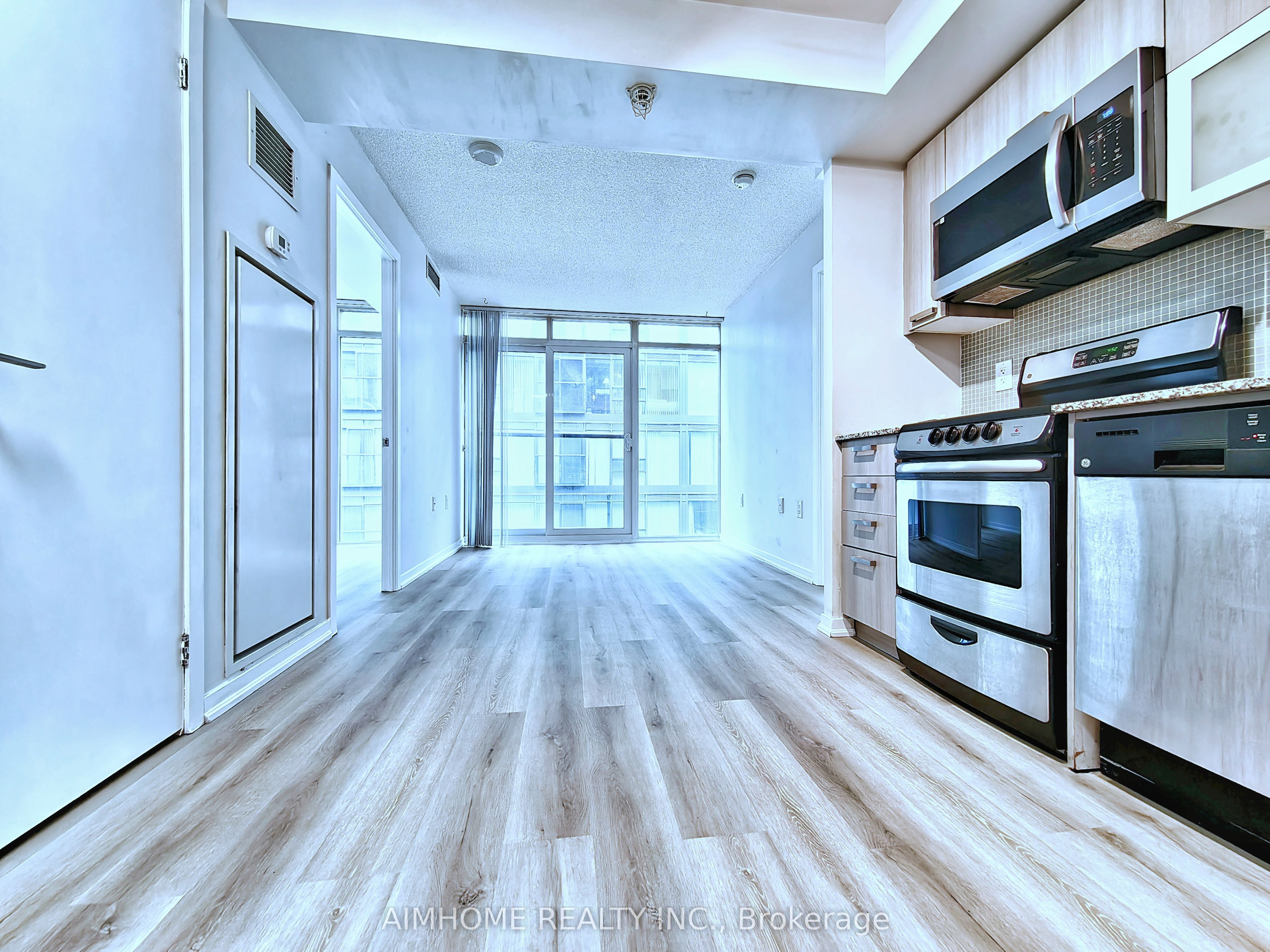 36 Lisgar Street 1803, Toronto, ON M6J 0C7