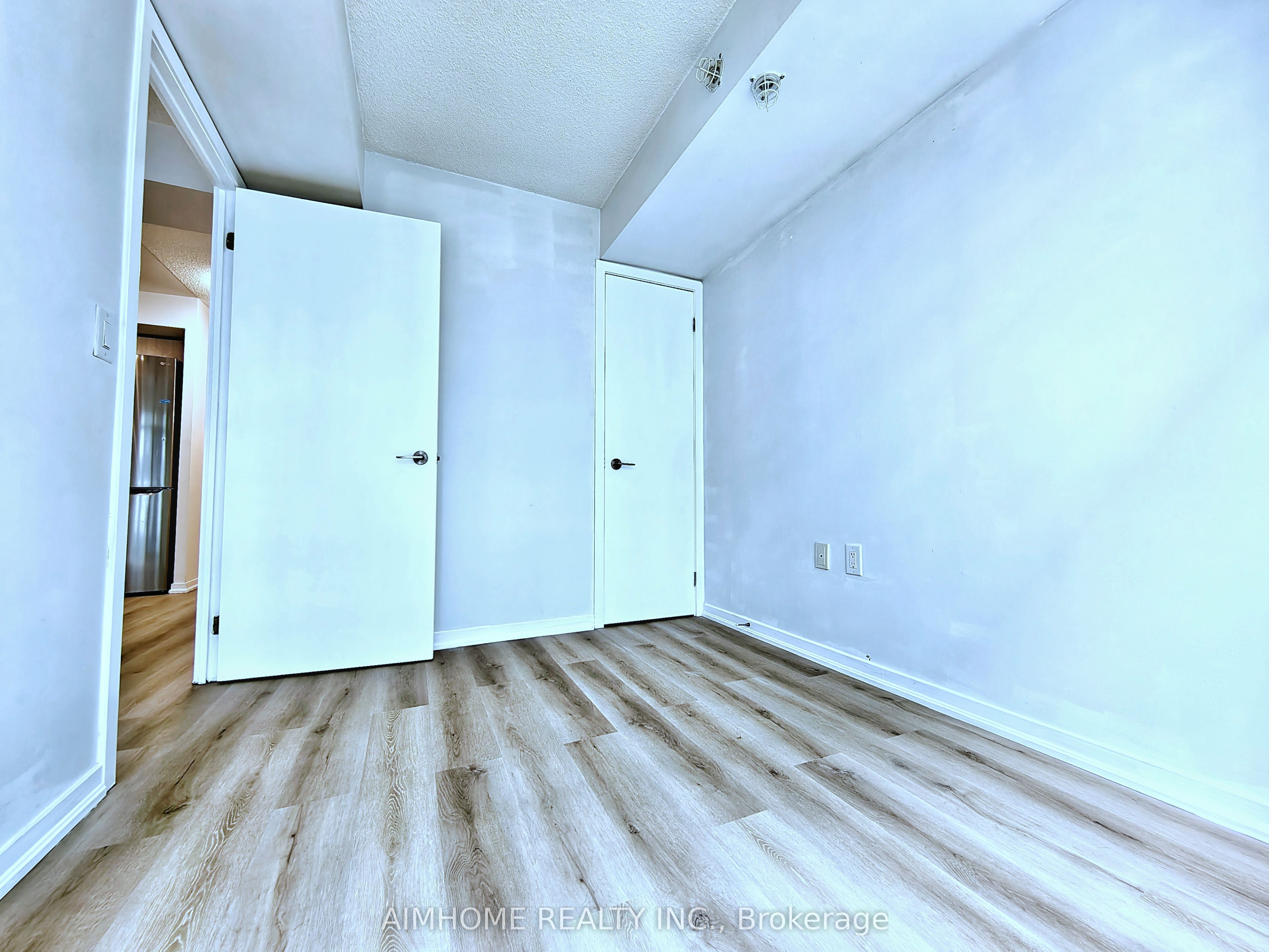 36 Lisgar Street 1803, Toronto, ON M6J 0C7 photo 5