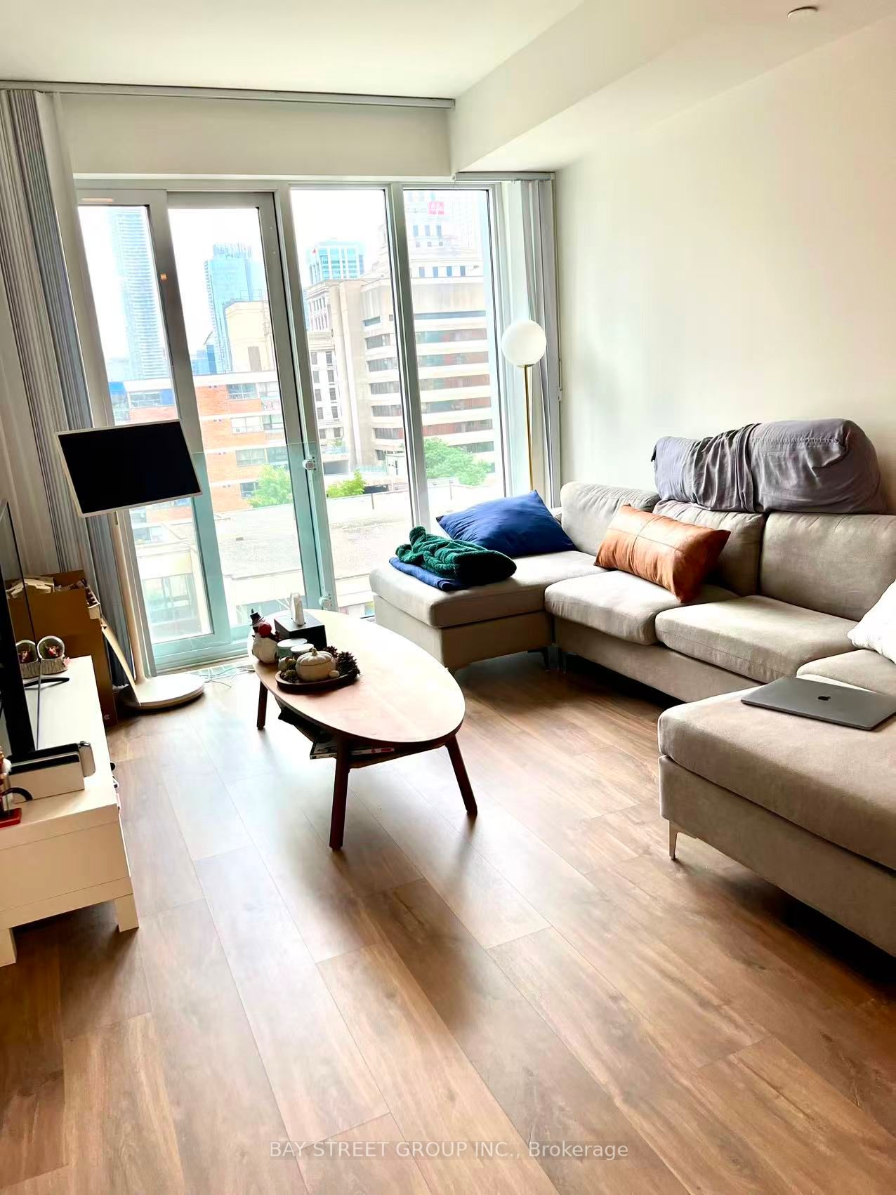 50 McCaul Street 906, Toronto, ON M5T 0B6 photo 5