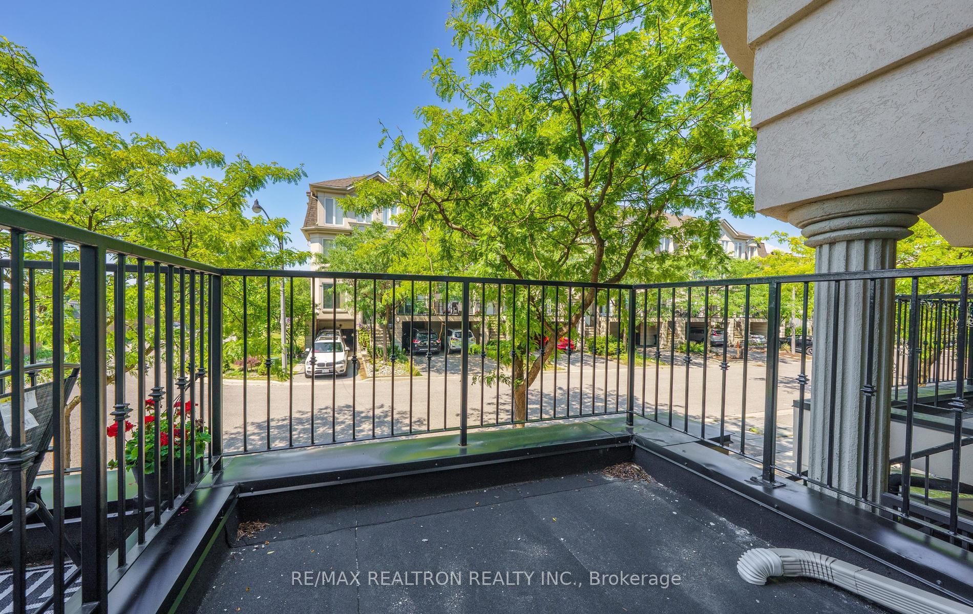 222 David Dunlap Circle, Toronto, ON M3C 4C1 photo 4