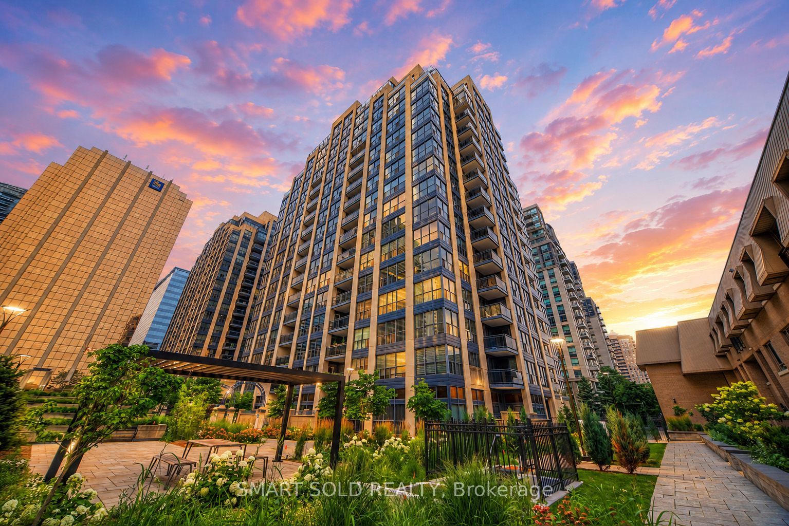 28 Hollywood Avenue 205, Toronto, ON M2N 6S4 photo 2